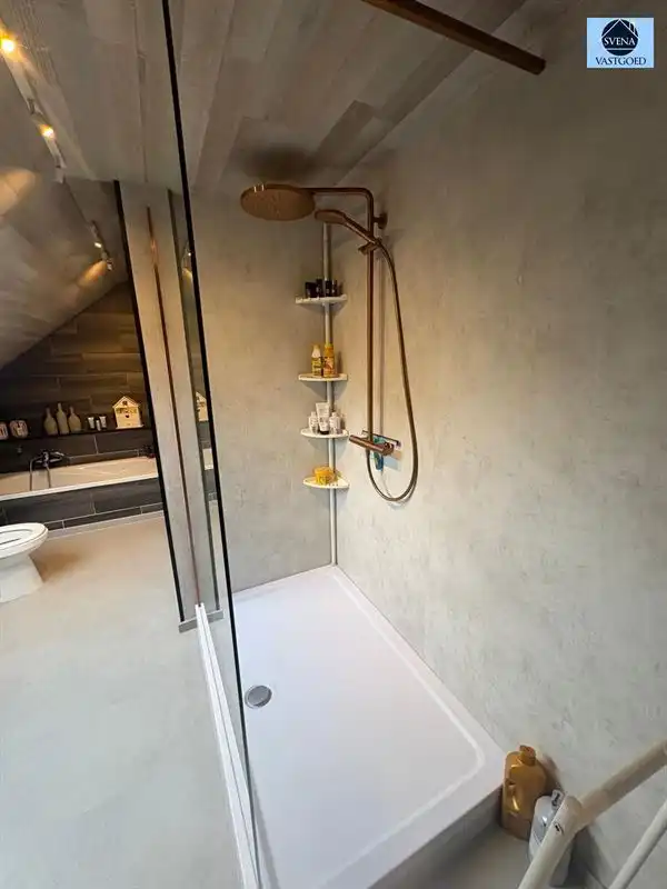 ZEER LEUKE WONING MET 4 SLAAPKAMERS EN TUINTJE foto 16