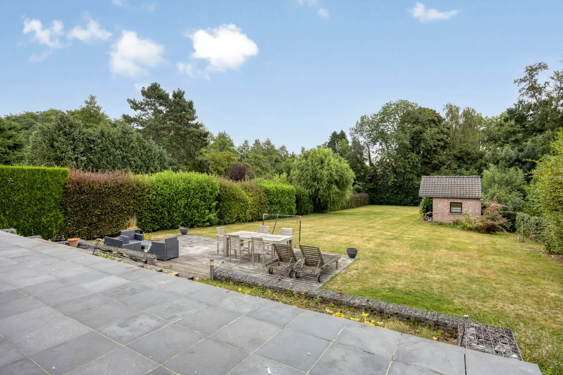 Goed gelegen villa met 6 slaapkamers en grote tuin foto 3