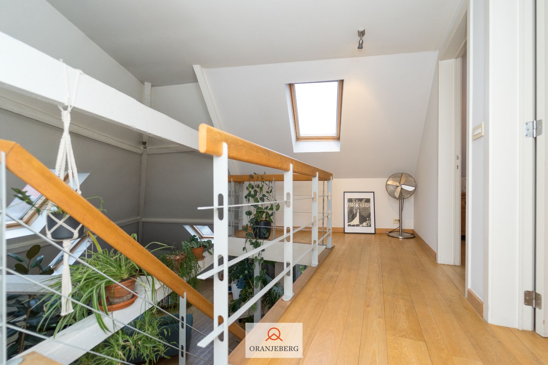 Prachtig BEMEUBELD dakappartement met terras vlakbij Zuid foto 29