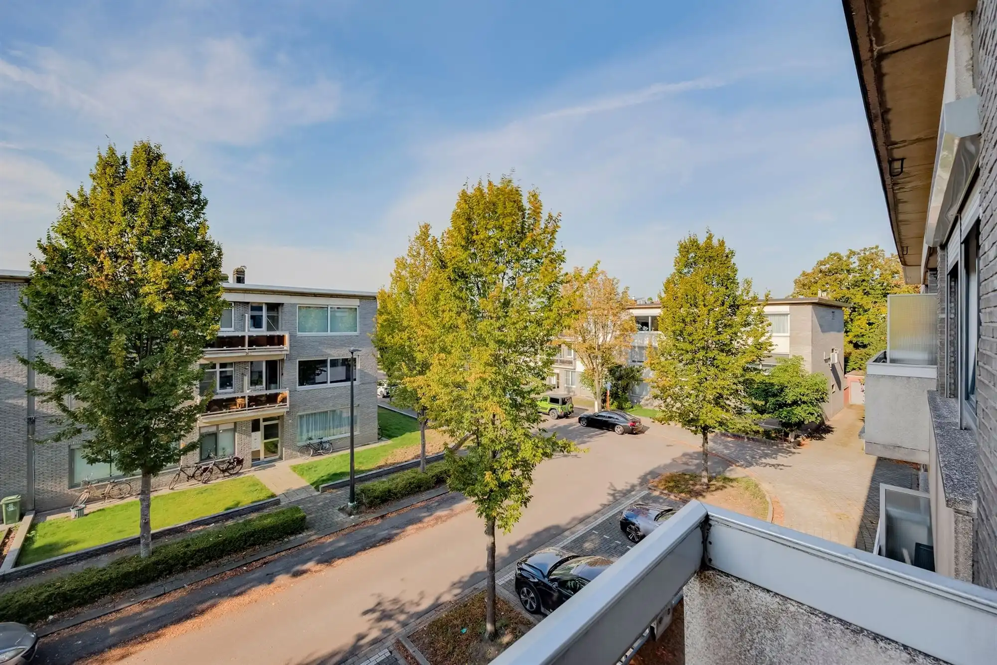 Instapklaar 2 slk appartement met terras te Mortsel foto 4