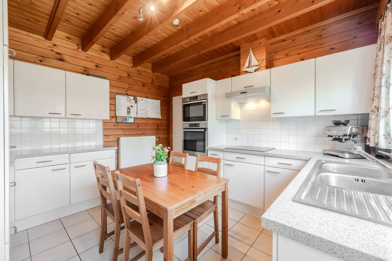 Charmante vrijstaande woning met zonnige tuin foto 7
