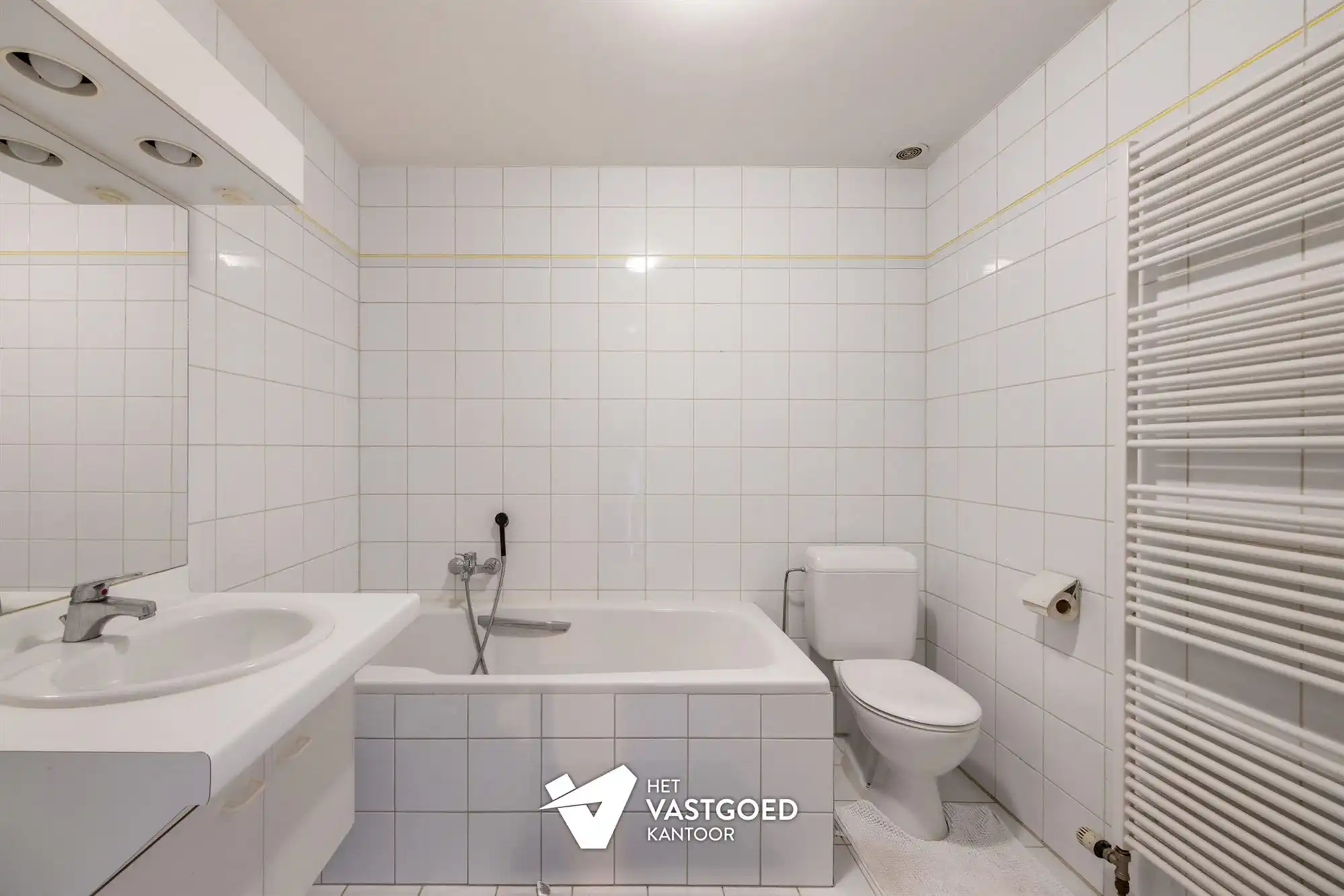 CENTRAAL GELEGEN, INSTAPKLARE BEL-ÉTAGEWONING foto 19