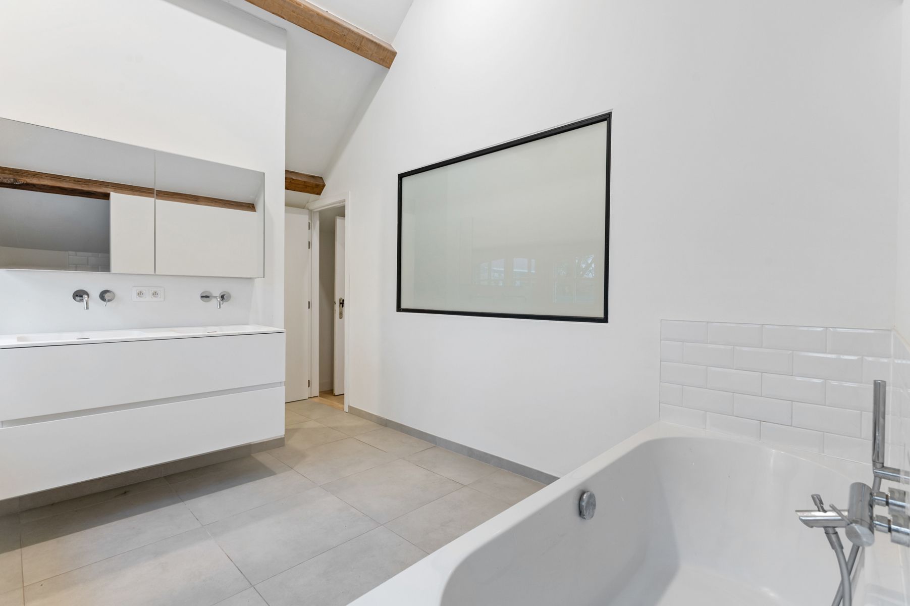 Unieke pastoriewoning in parktuin met uniek uitzicht foto 21