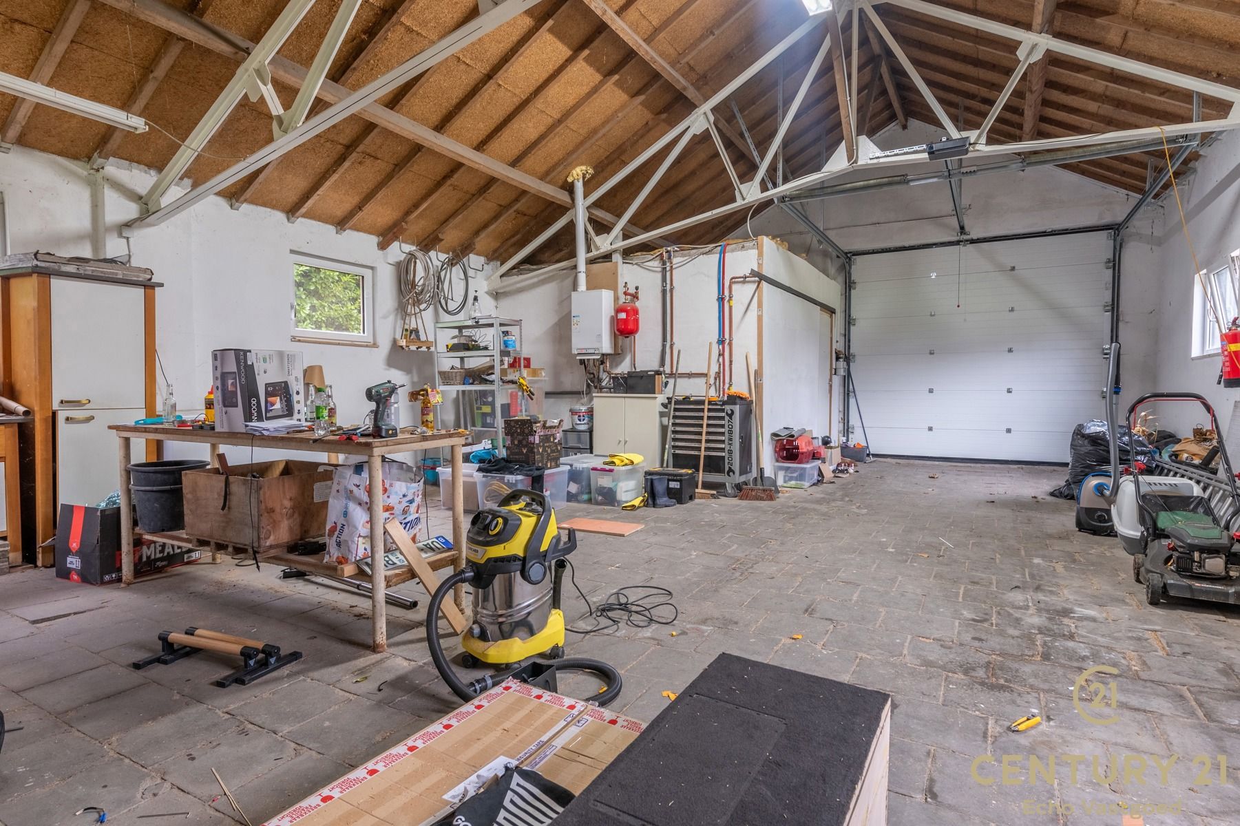 Charmante en gezellige gezinswoning met grote garage en tuin foto 13