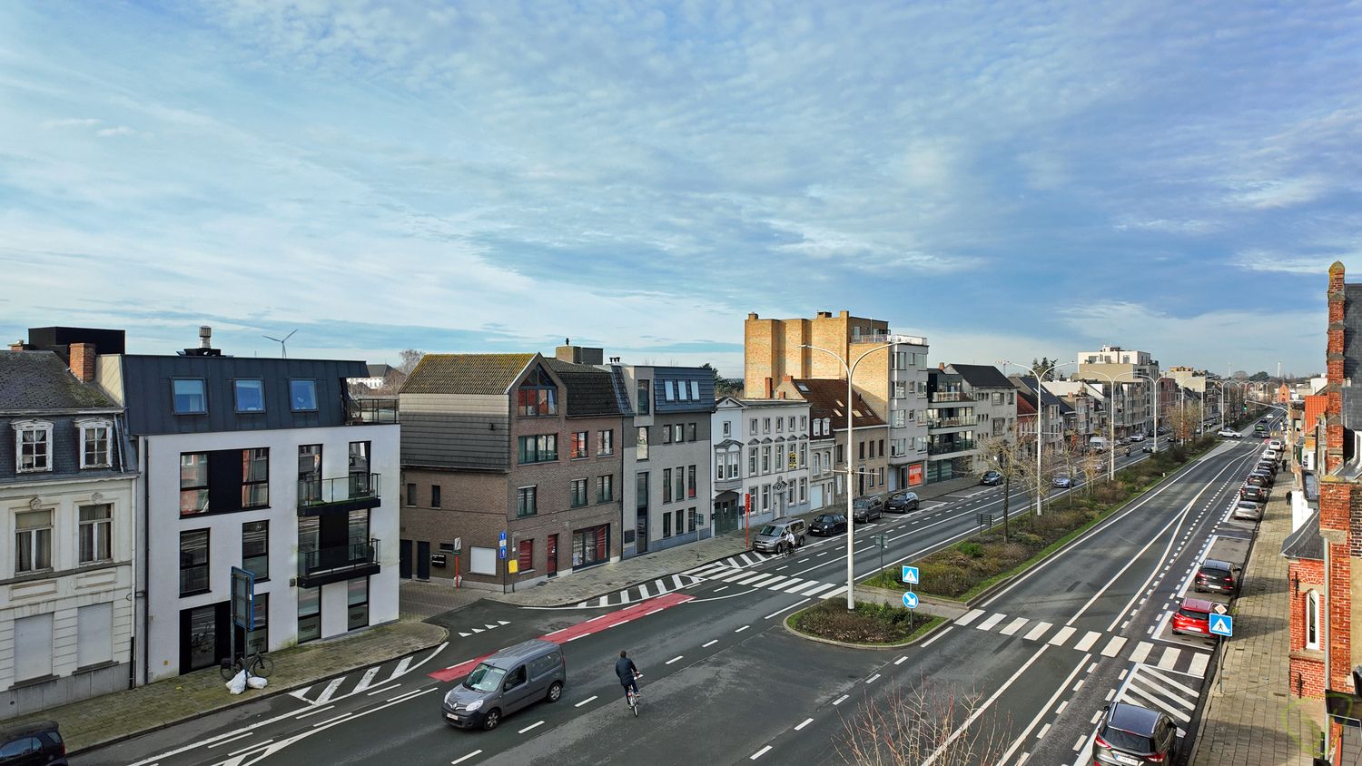 Ruim en lichtrijk appartement met lift en terras in residentie “Mozart” te Eeklo! foto 10