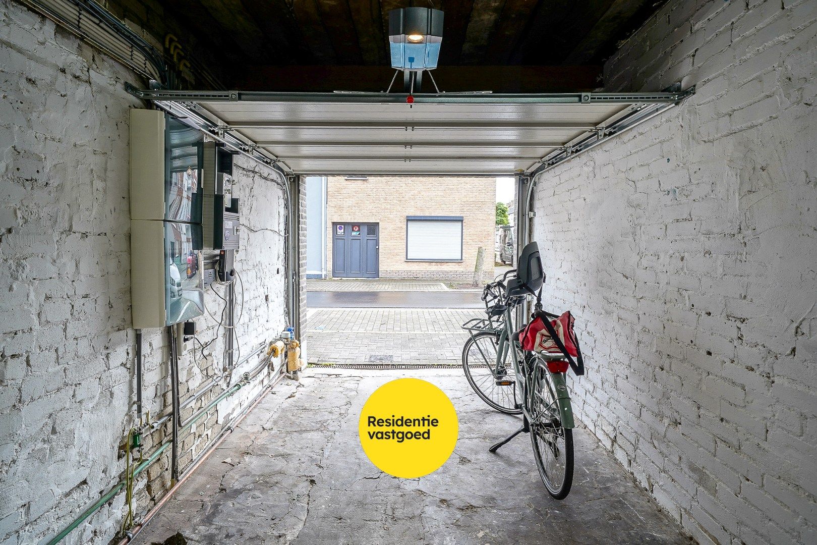 Instapklare woning met garage en tuin te Bredene foto 23