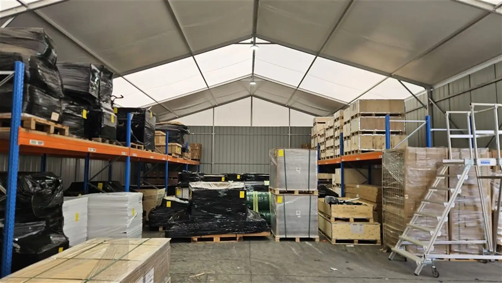 Magazijn met kantoren op toplocatie in Zwijnaarde foto 14