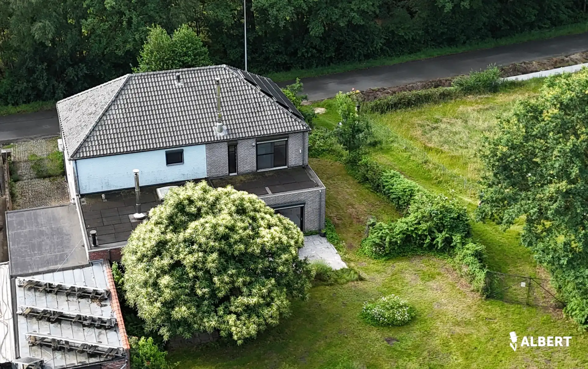 Exclusief landhuis met panoramisch zicht op vijver en bossen foto 5