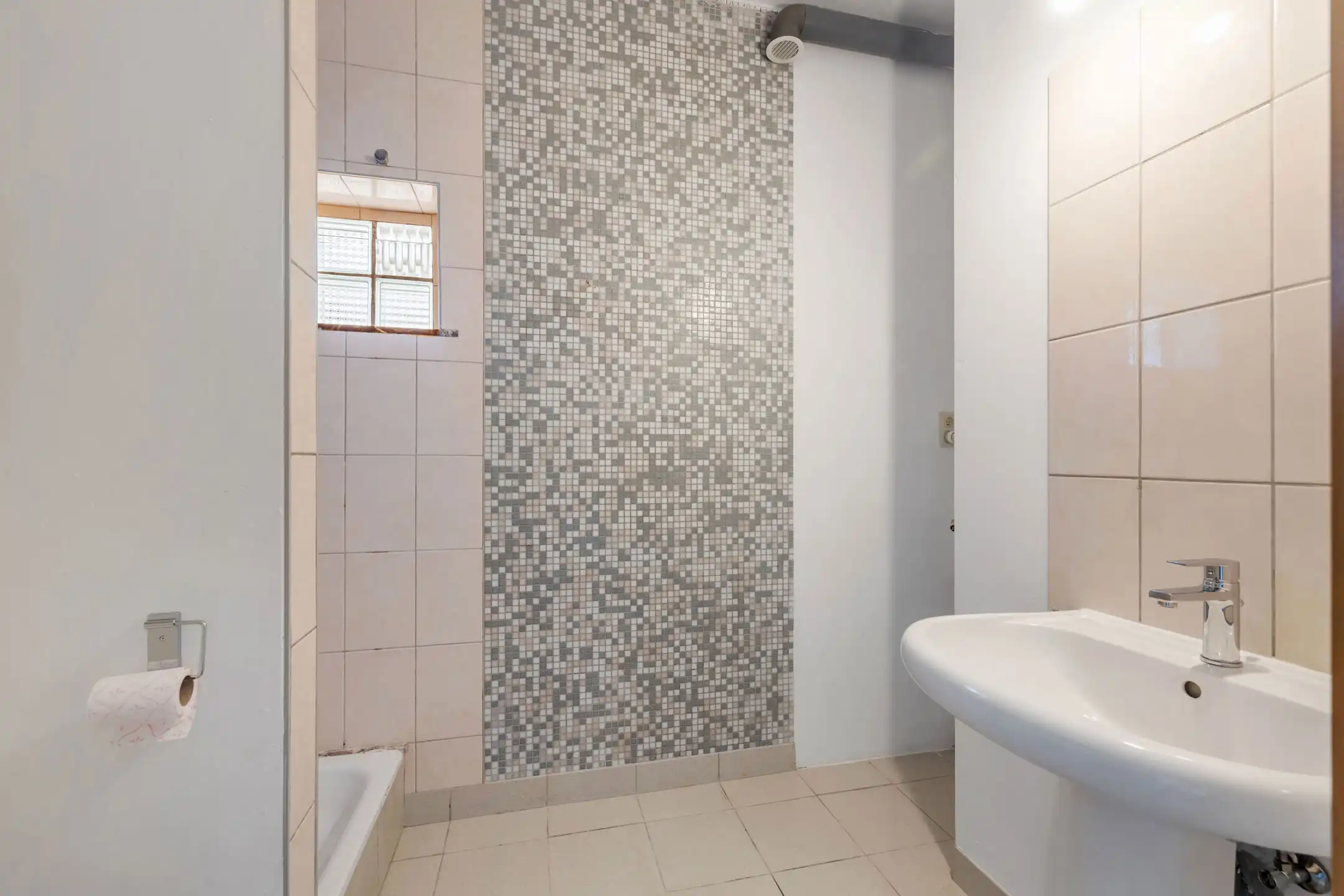 Gunstig gelegen woning 3 slpk met groot atelier/garage 63m² foto 13