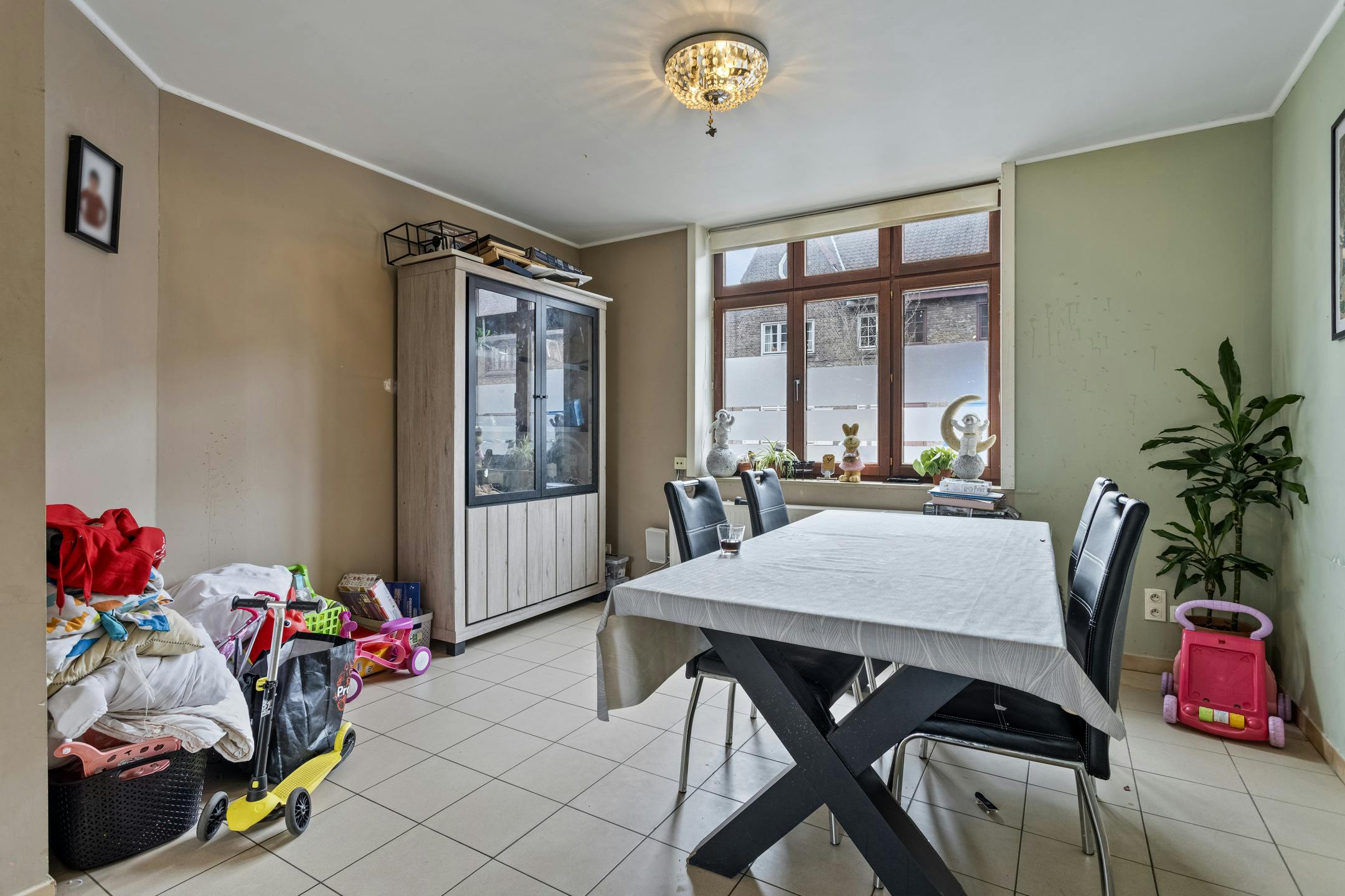 Op te frissen huis met tuin te koop in Brugge centrum foto 13