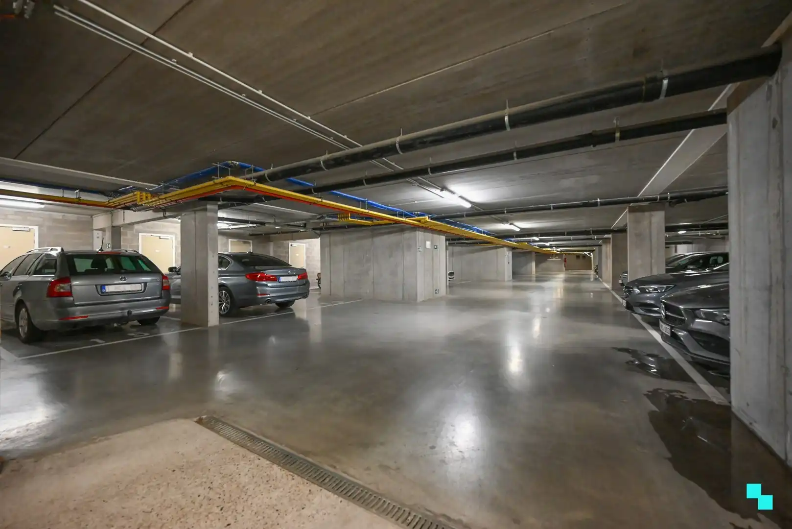 Ondergrondse afgesloten parkeerplaats in Harelbeke foto 3