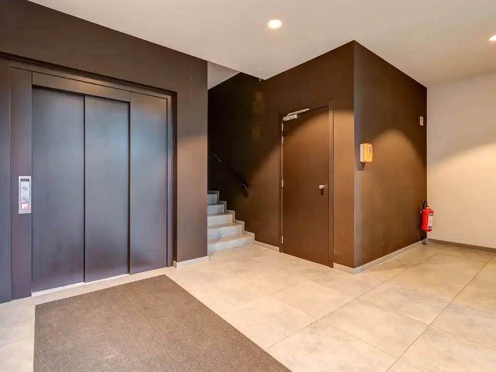 Superverzorgd appartement met terras foto 12