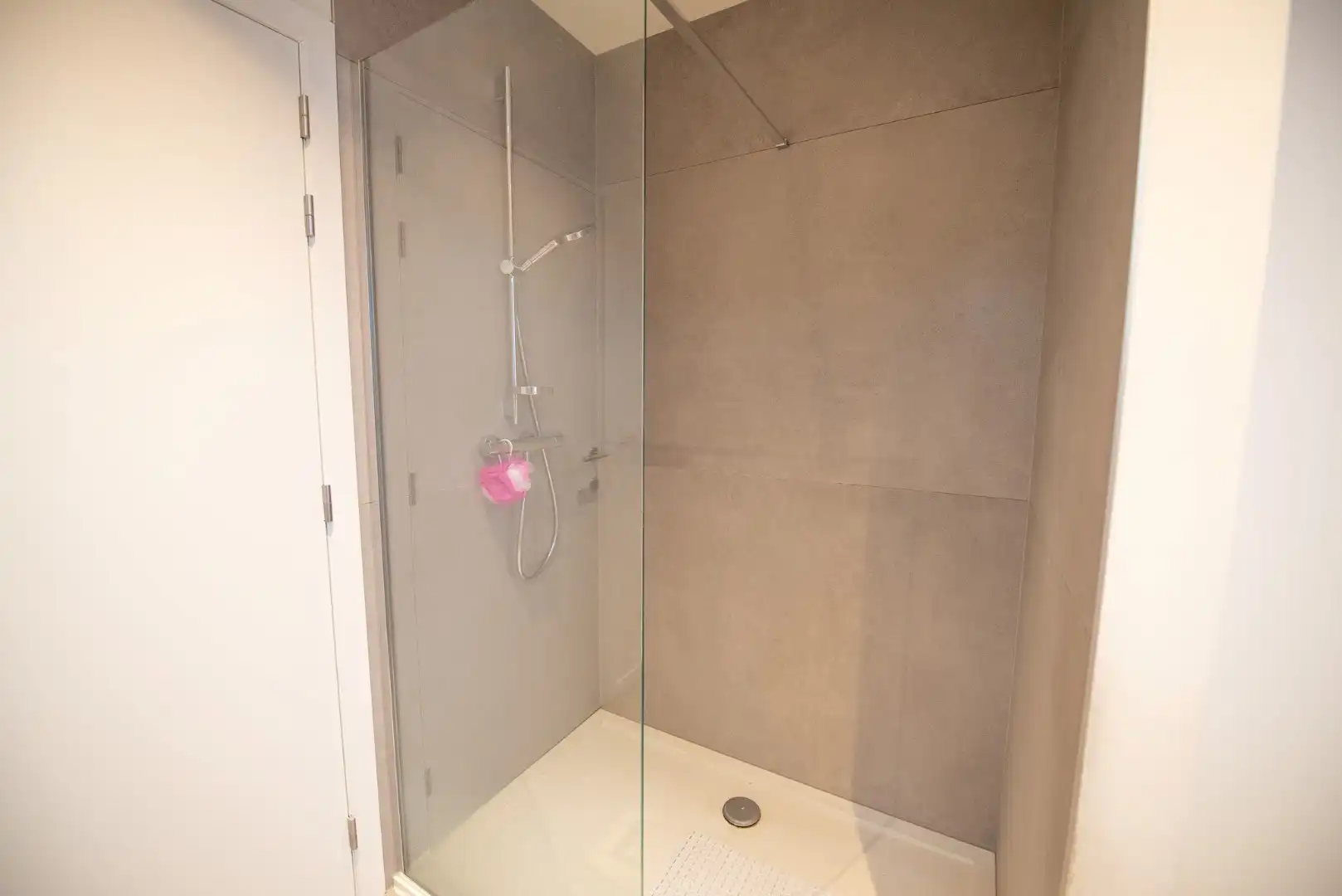 Recent perfect afgewerkt appartement op de 2e verdieping met open zicht! foto 12