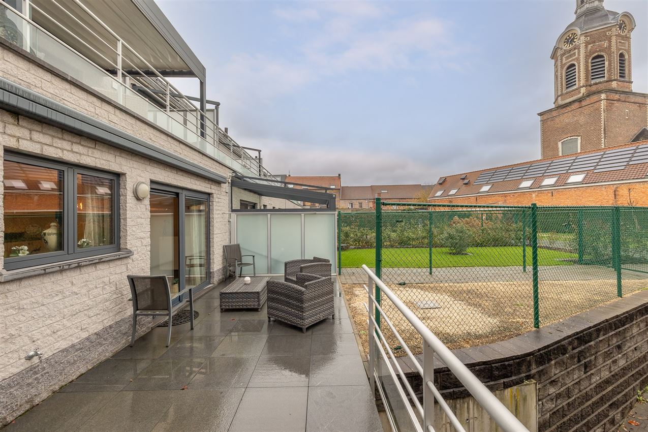 Gelijkvloers tweeslaapkamer appartement met terras en staanplaats in centrum  foto 29