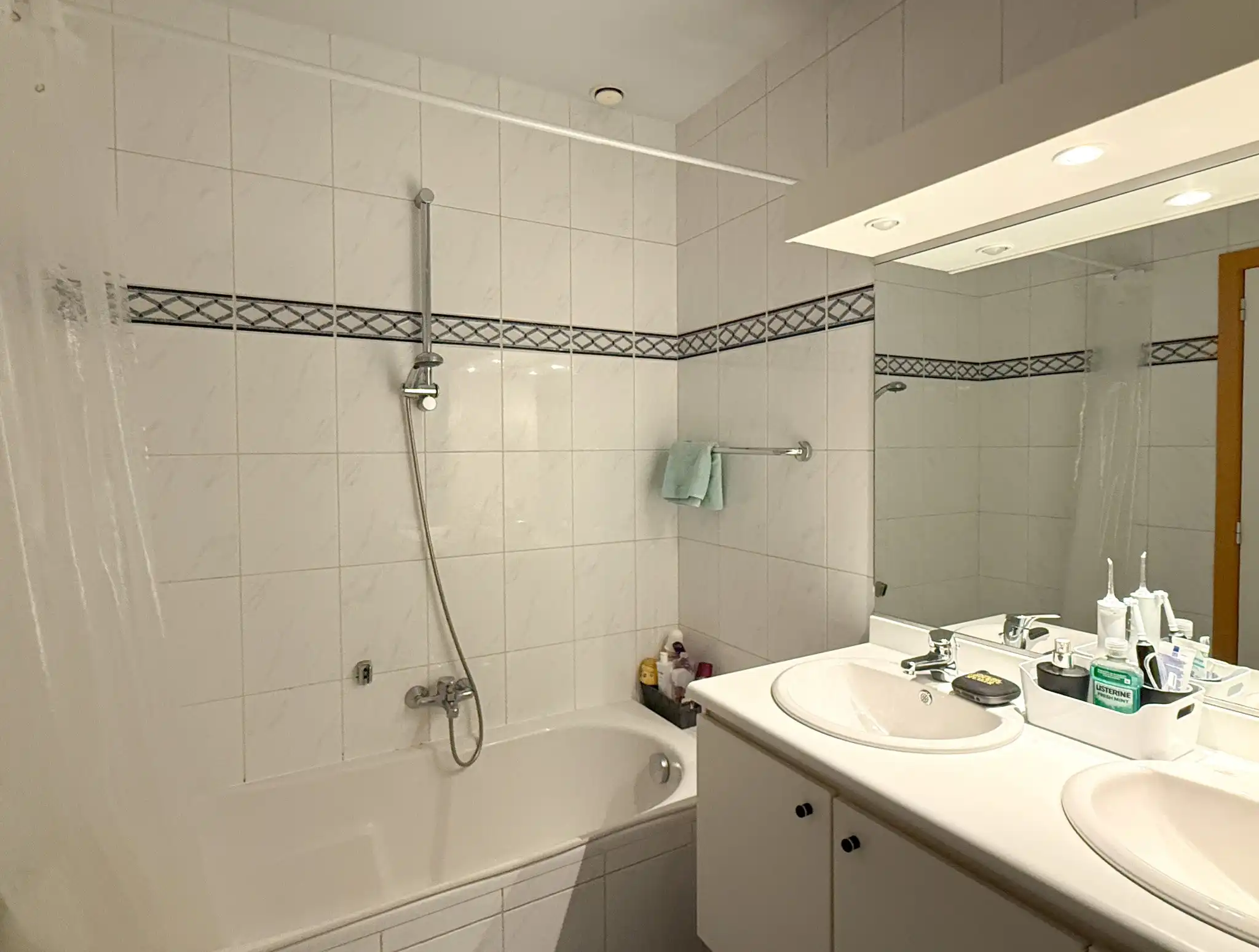 Rustig gelegen appartement dichtbij het centrum van Beveren met autostaanplaats foto 6