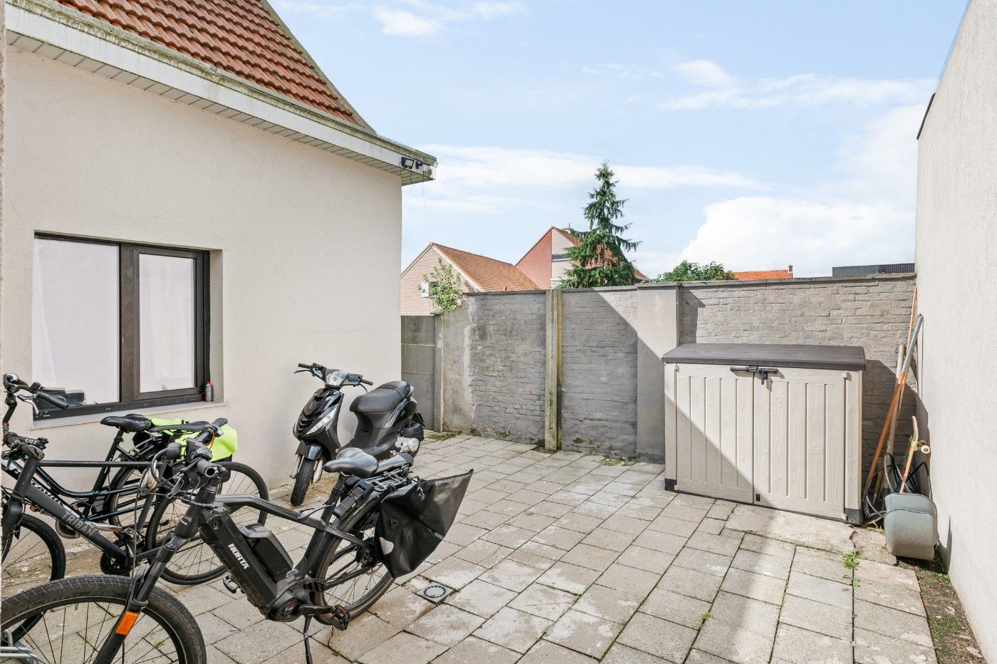 Vrijstaande woning met 4 slpk., inpandige garage en grote tuin foto 22