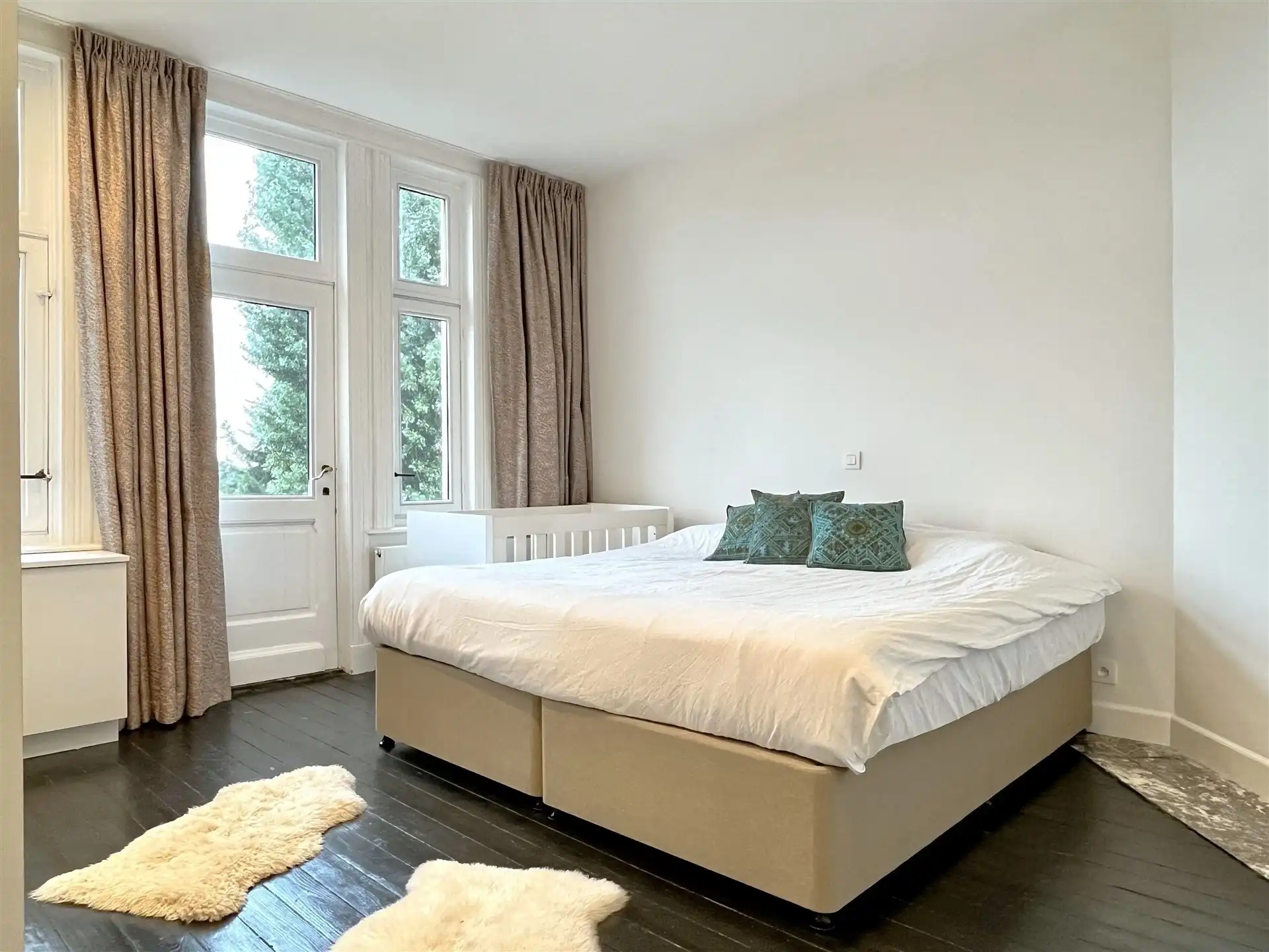 Uniek gemeubeld appartement met 3 slaapkamers! foto 3