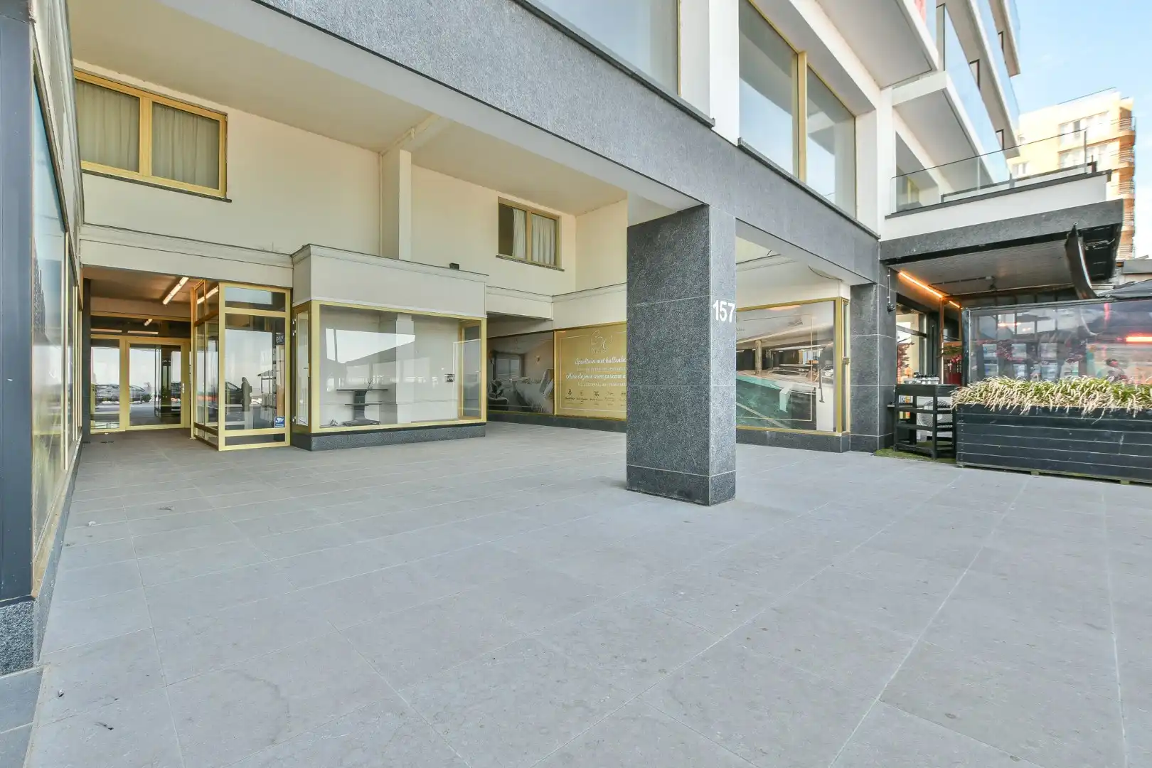 Winkelruimte op commerciële ligging te Blankenberge  foto {{pictureIndex}}