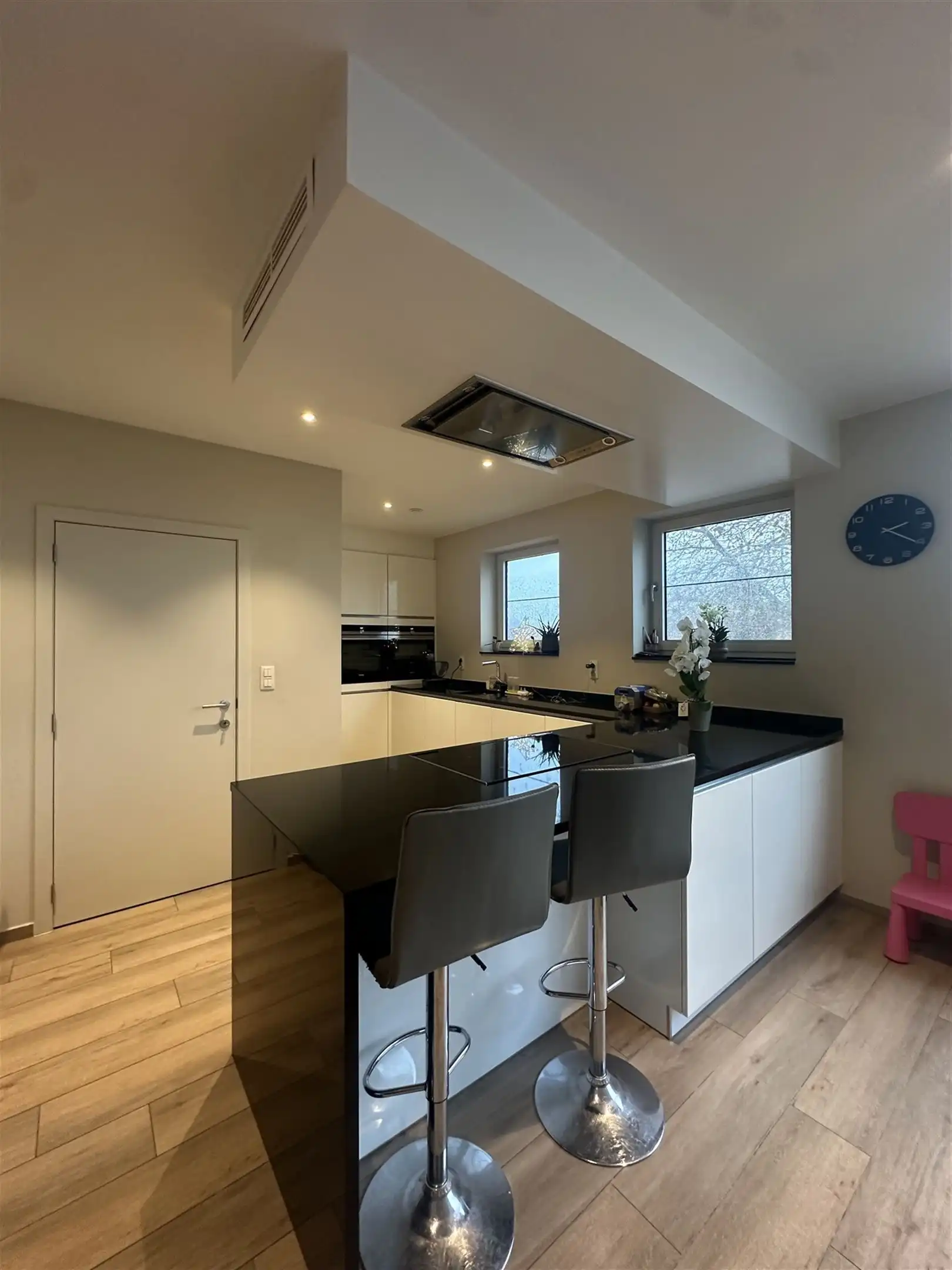 Gemengd gebouw met ruime loft appartement en loods van 400 m² te lokeren. foto 12