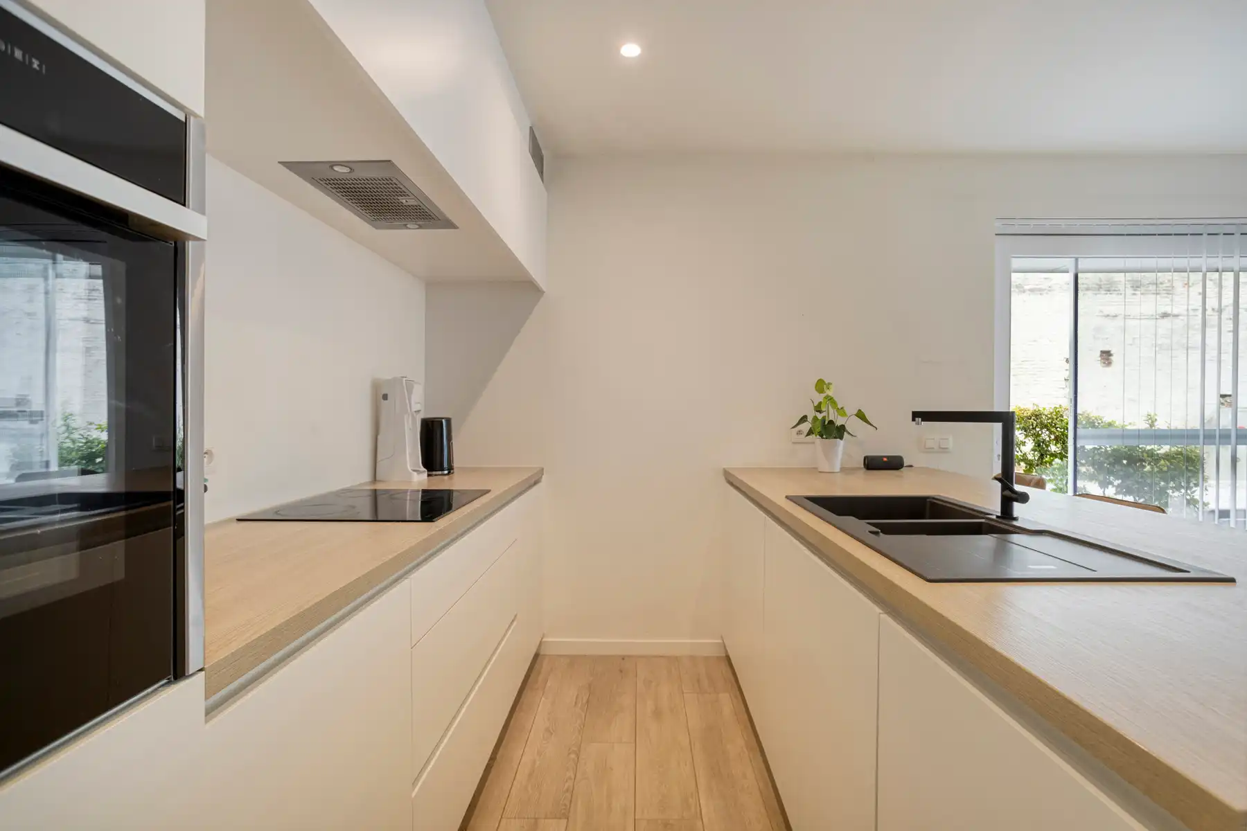 Prachtig gelijkvloers BEN-appartement met terras en parking foto 10