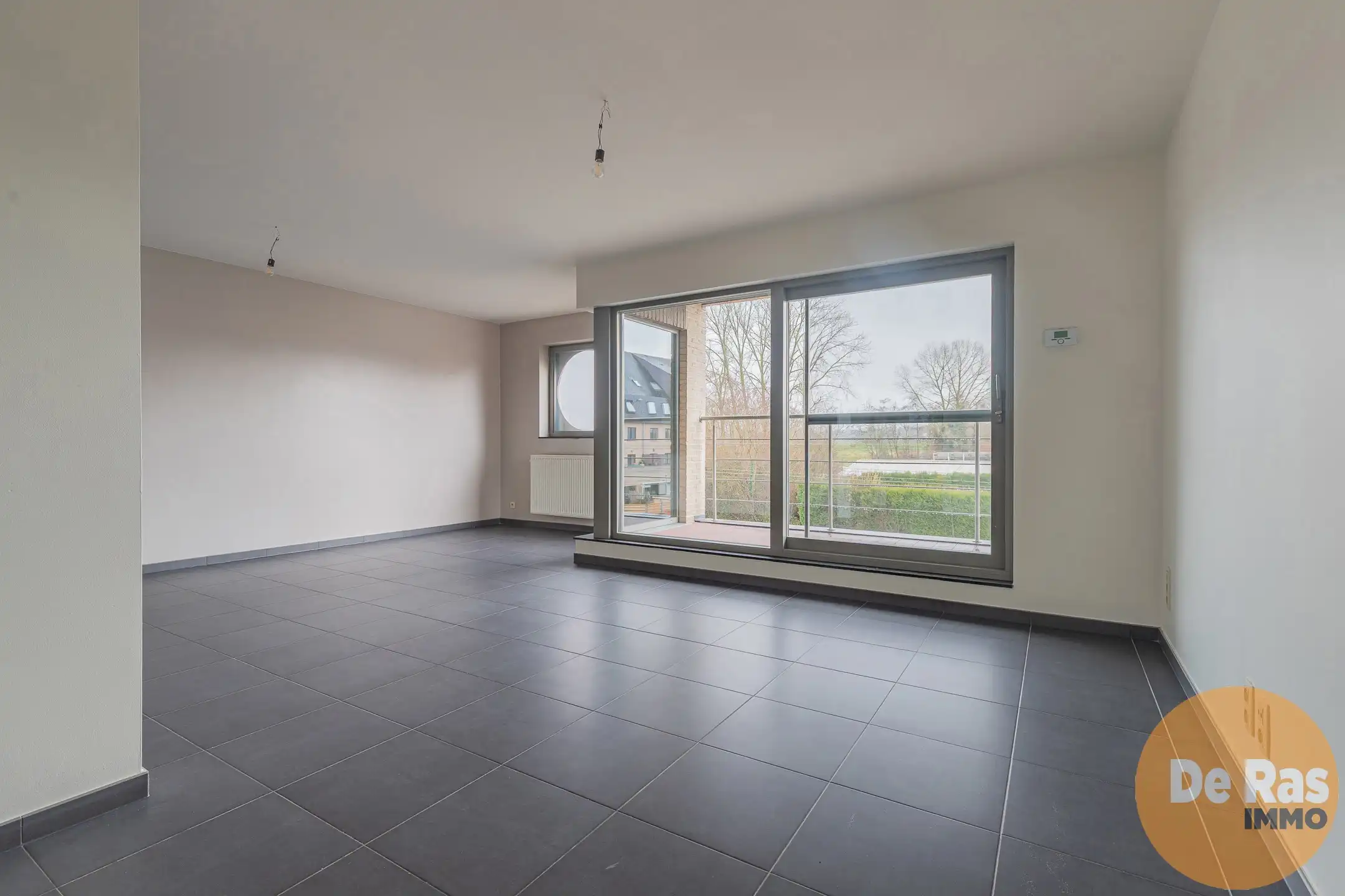 HERZELE - Energiezuinig, ruim appartement met 2 slaapkamers foto 2
