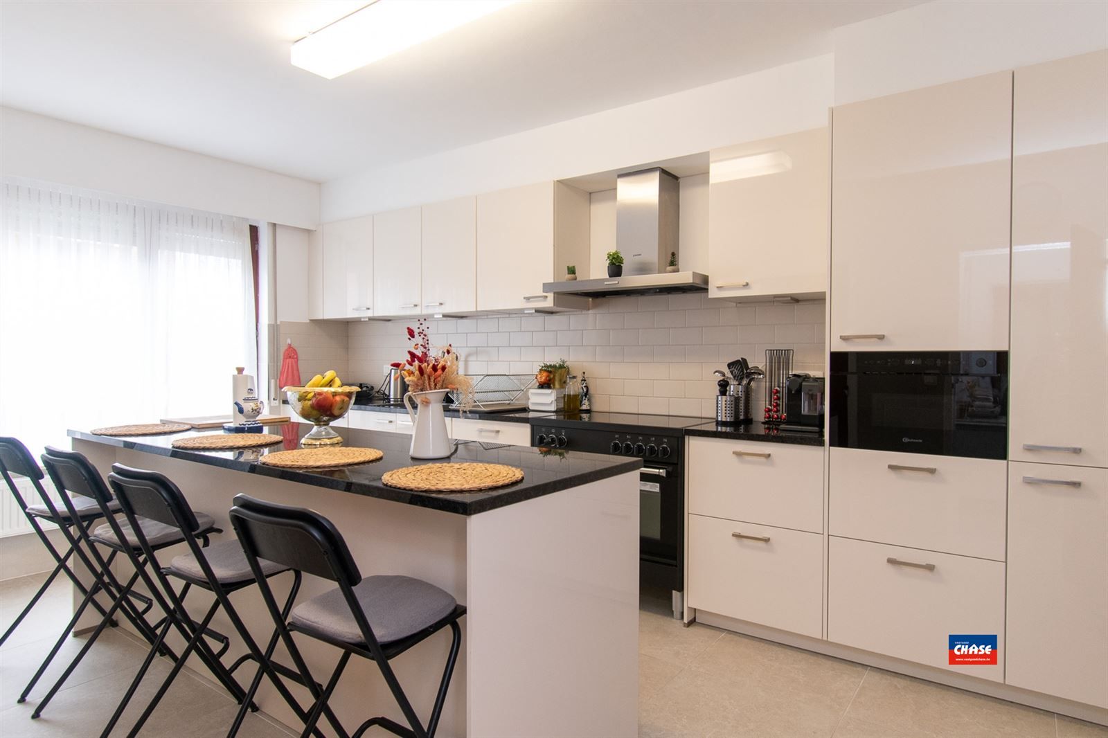 Bel-étage woning met 4 slaapkamers, 2 garages en EPC-C foto 6