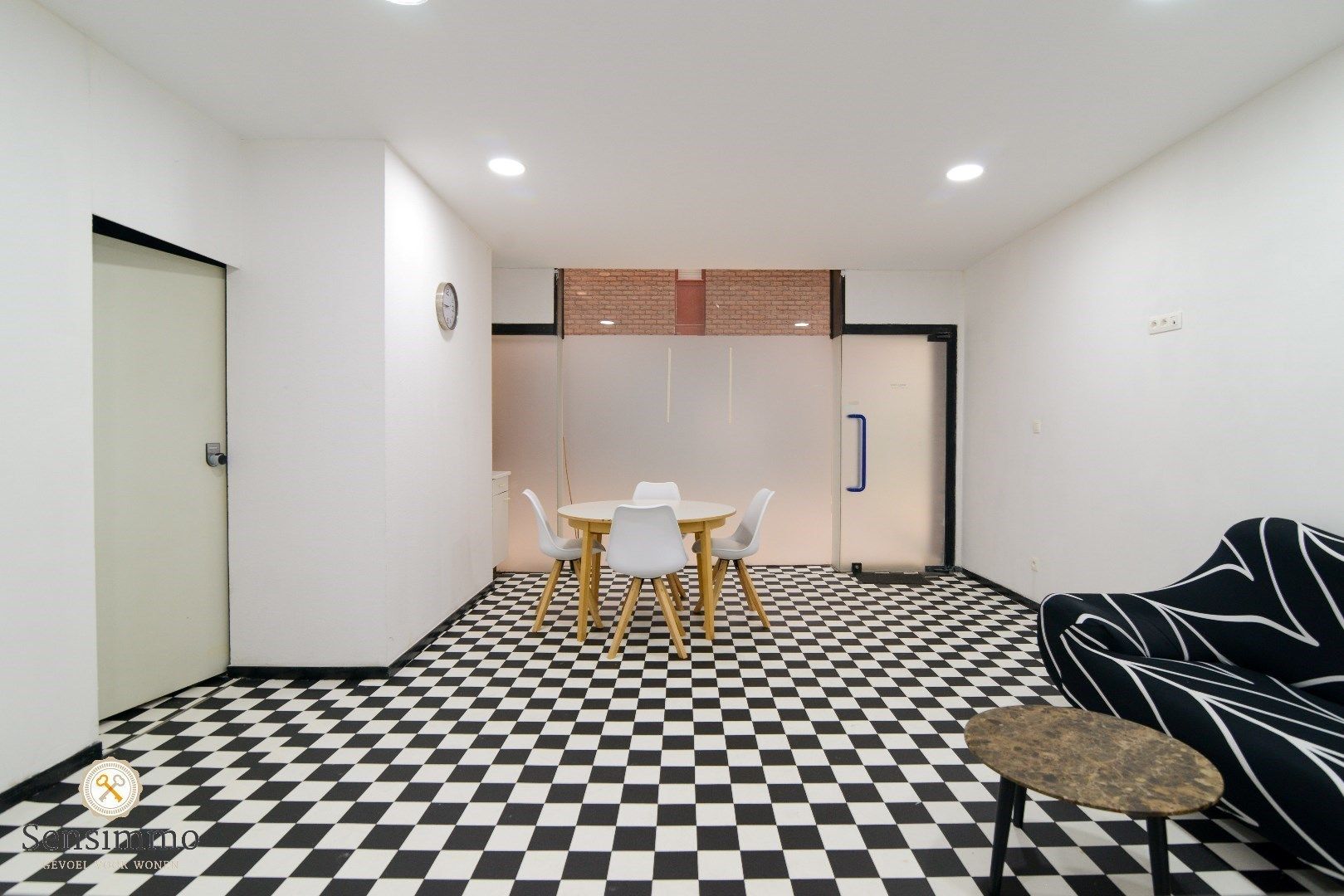 Handelsruimte in het hartje van Genk foto 5