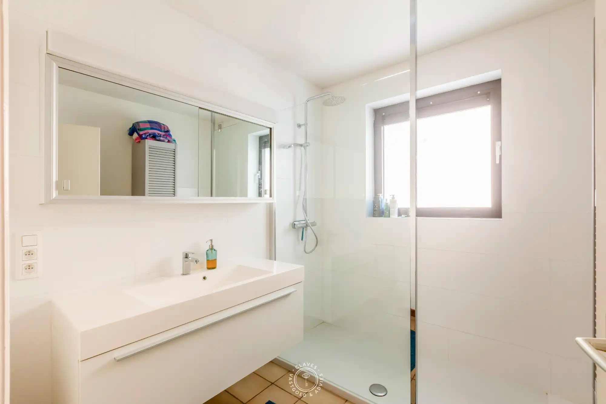 Fijn 2 slaapkamer appartement in Sinaai foto 9