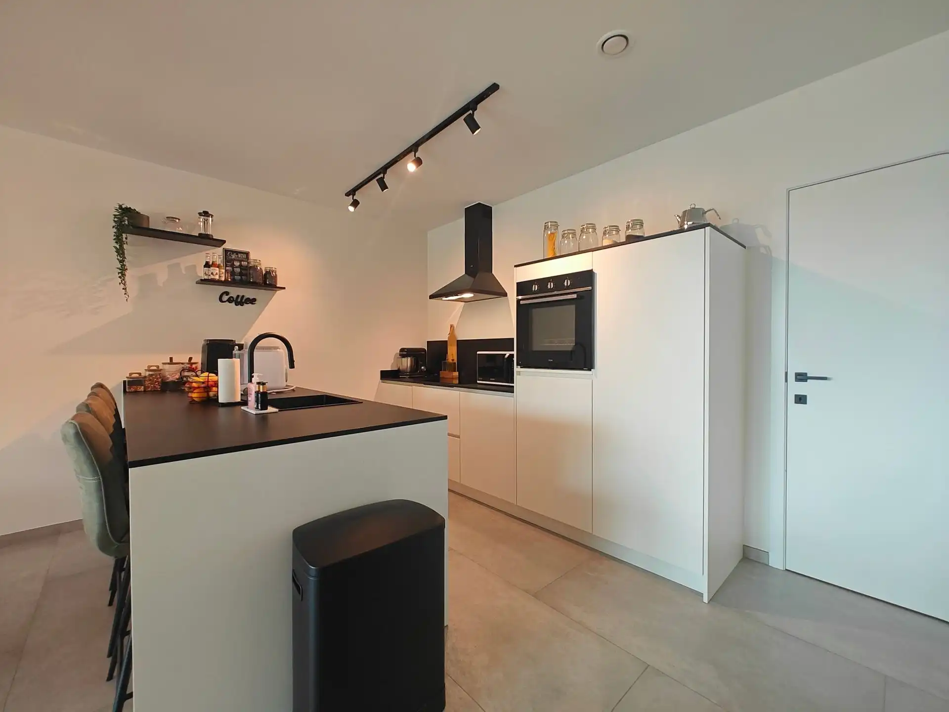 Ruim, instapklaar appartement met 2 slaapkamer, ruime autostaanplaats en berging in de kelder  foto 6