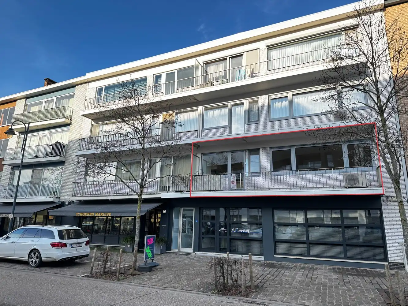 Te huur – Energiezuinig & ruim appartement in hartje Zutendaal foto {{pictureIndex}}