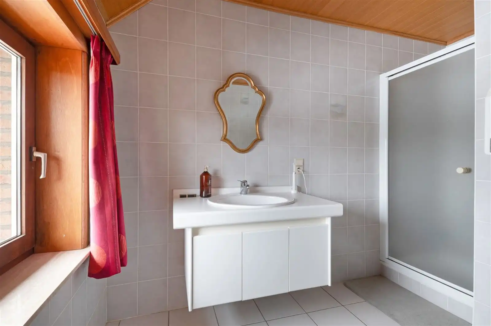 Rustig gelegen gezinswoning met tuin op 12are90 foto 16