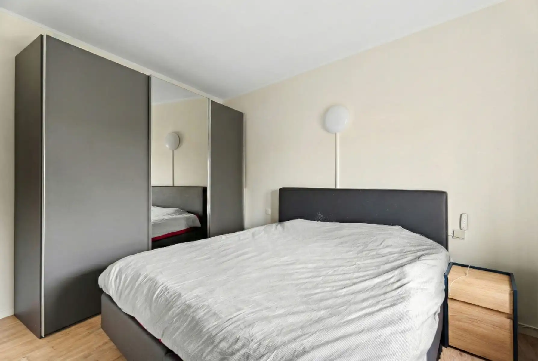 Duplex appartement in het hart van Lokeren! foto 9