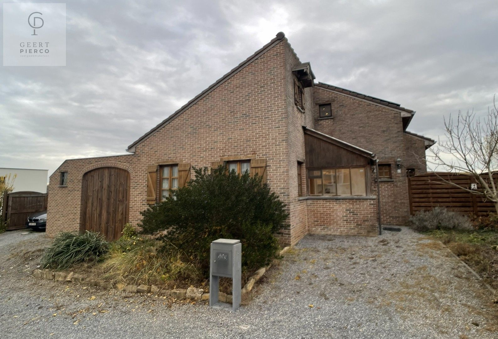 Aangename villa te huur in volle natuur foto {{pictureIndex}}