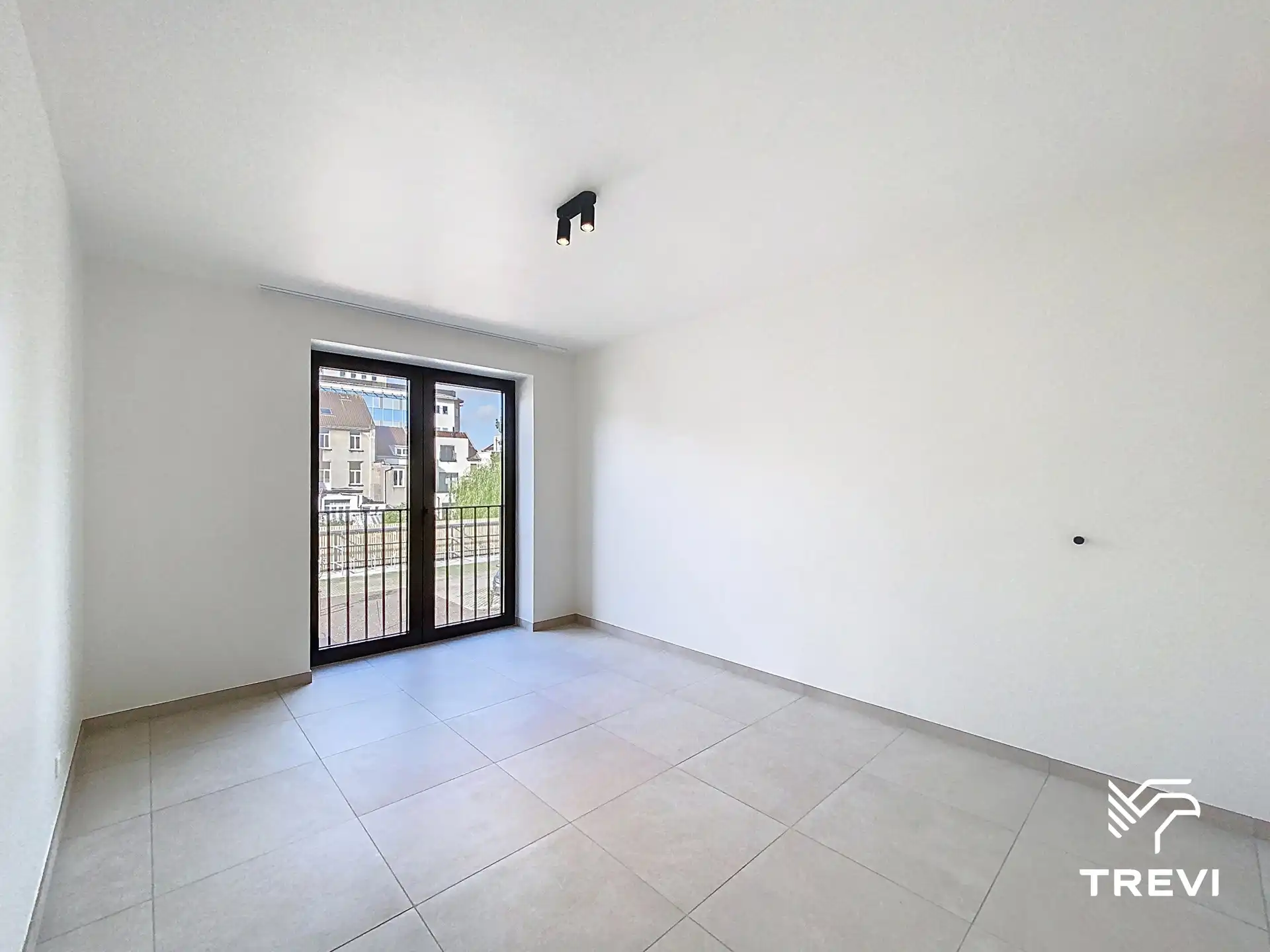 Nieuw huis met 3 slaapkamers en exterieur foto 3