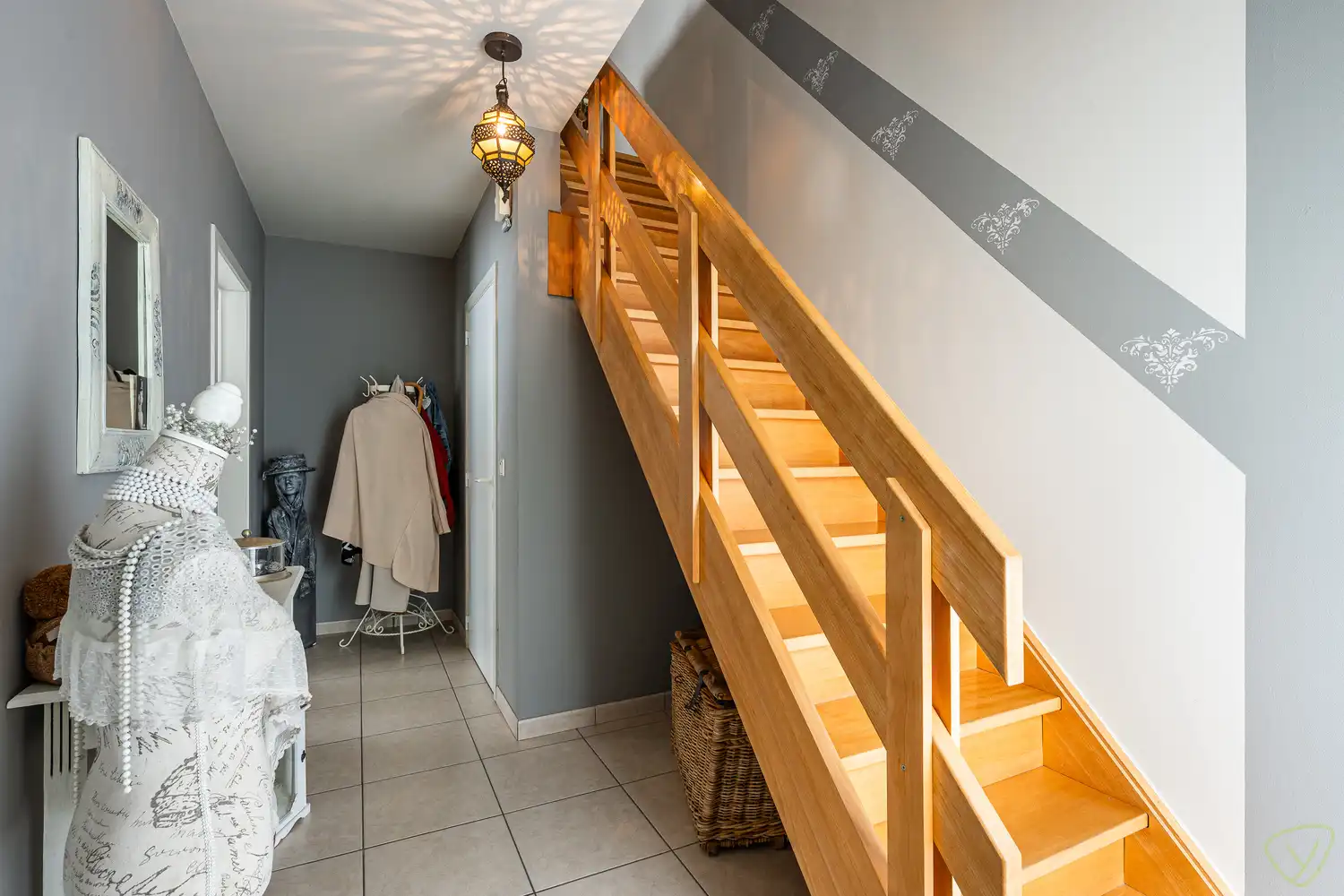 Lichtrijke instpaklare woning te Wondelgem in een residentiële omgeving. foto 2