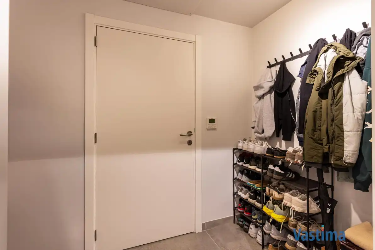 Instapklaar appartement met royaal terras en staanplaats foto 17