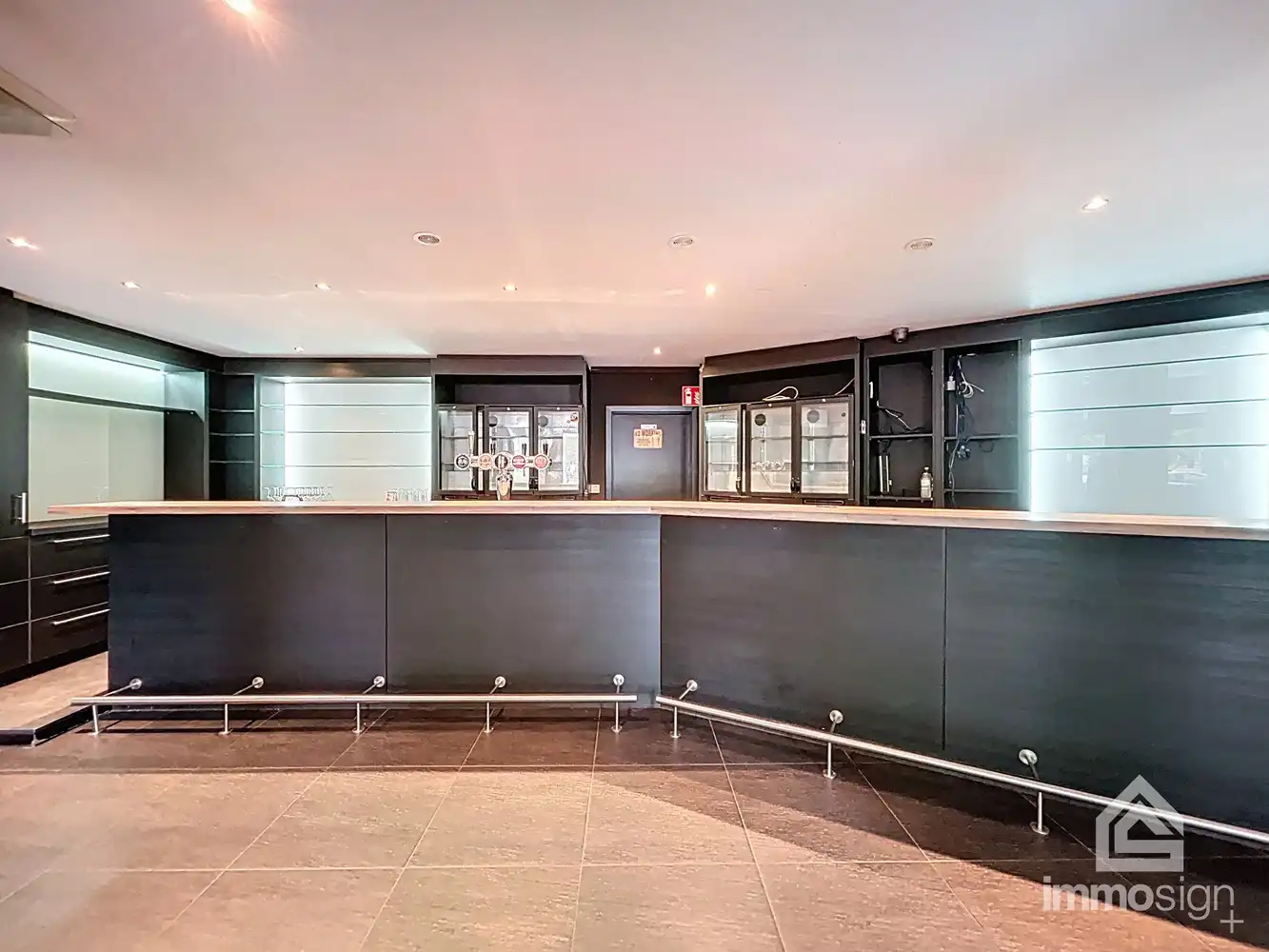 Ideale locatie voor jouw zaak in het hart van Hamont! foto 4