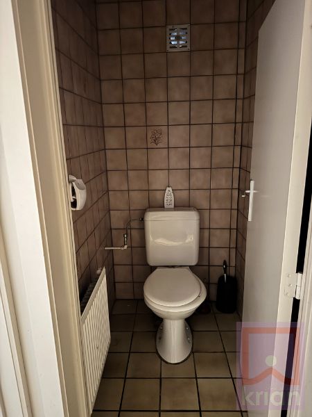 Ruime energiezuinige woning met 3 slpks, zolder, veranda, kelder en magazijn foto 9