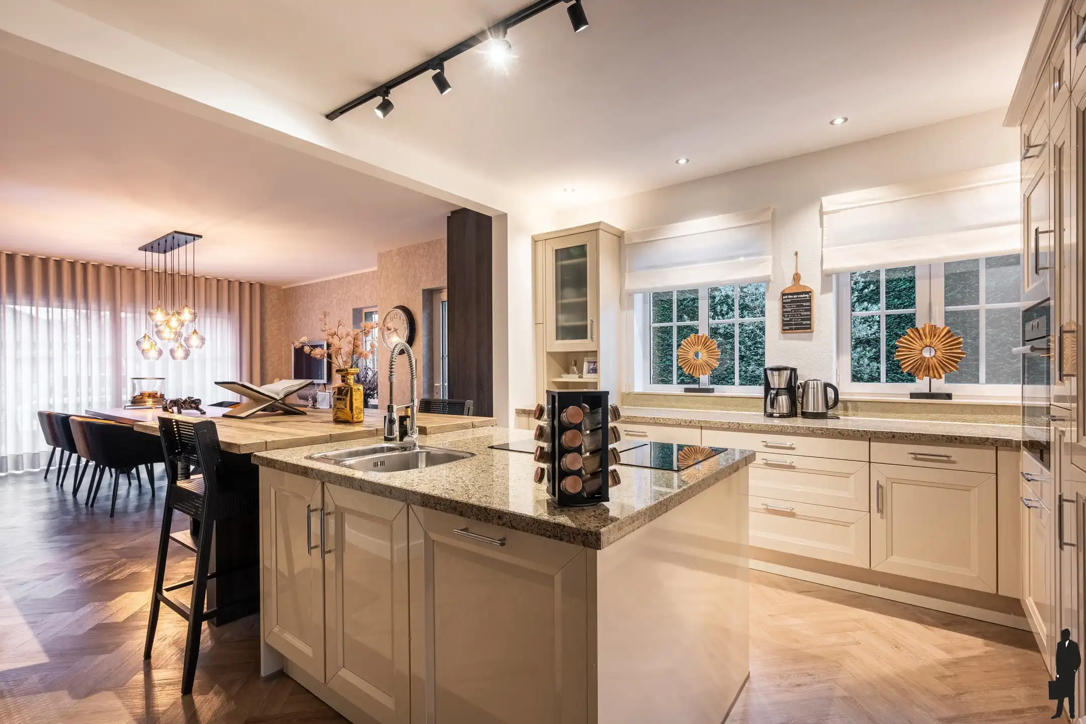 Exclusieve villa met gastenverblijf en zwembad op de grens in Weelde foto 11