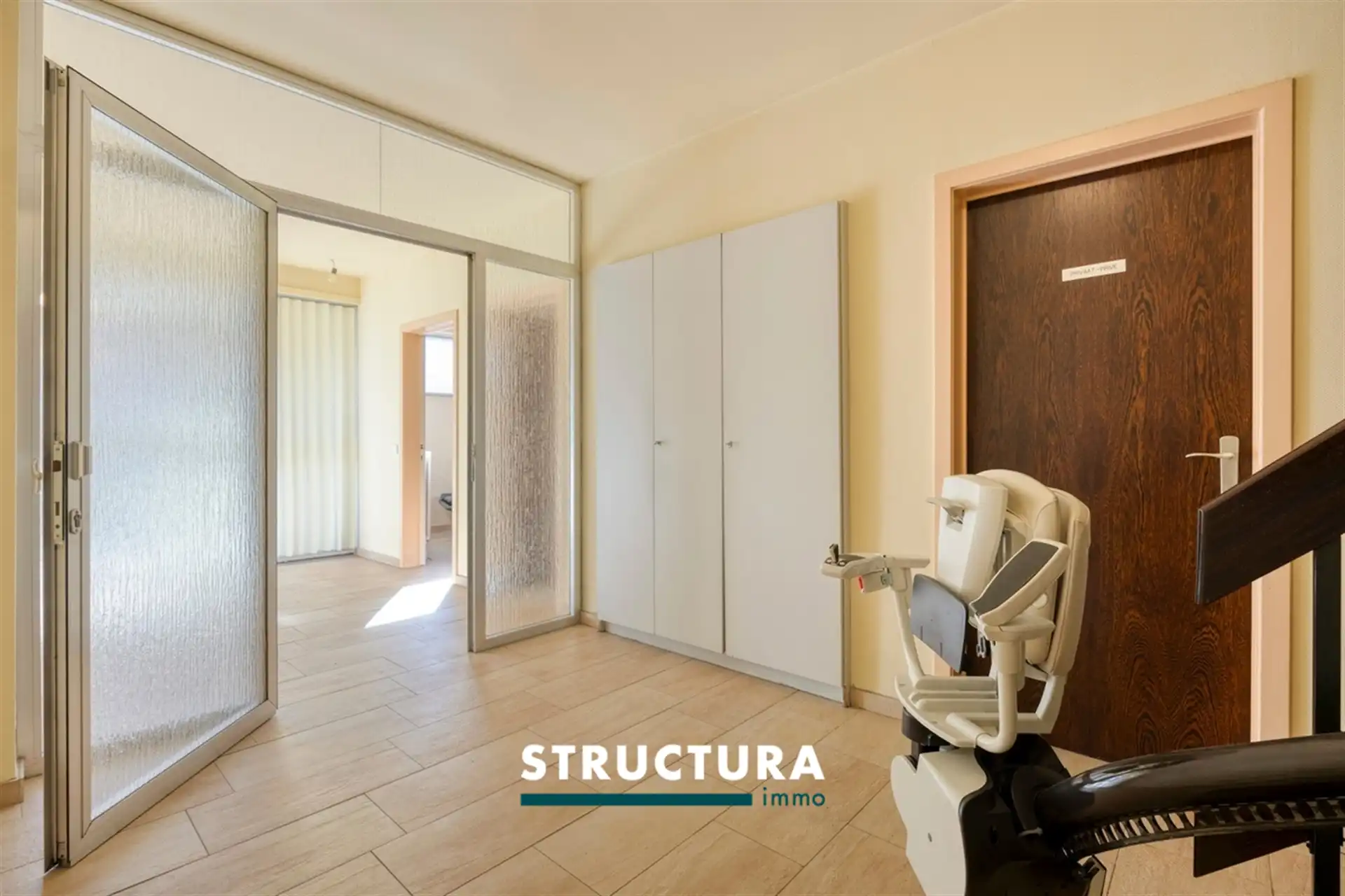 Karaktervolle woning met praktijk en 4 kamers foto 3