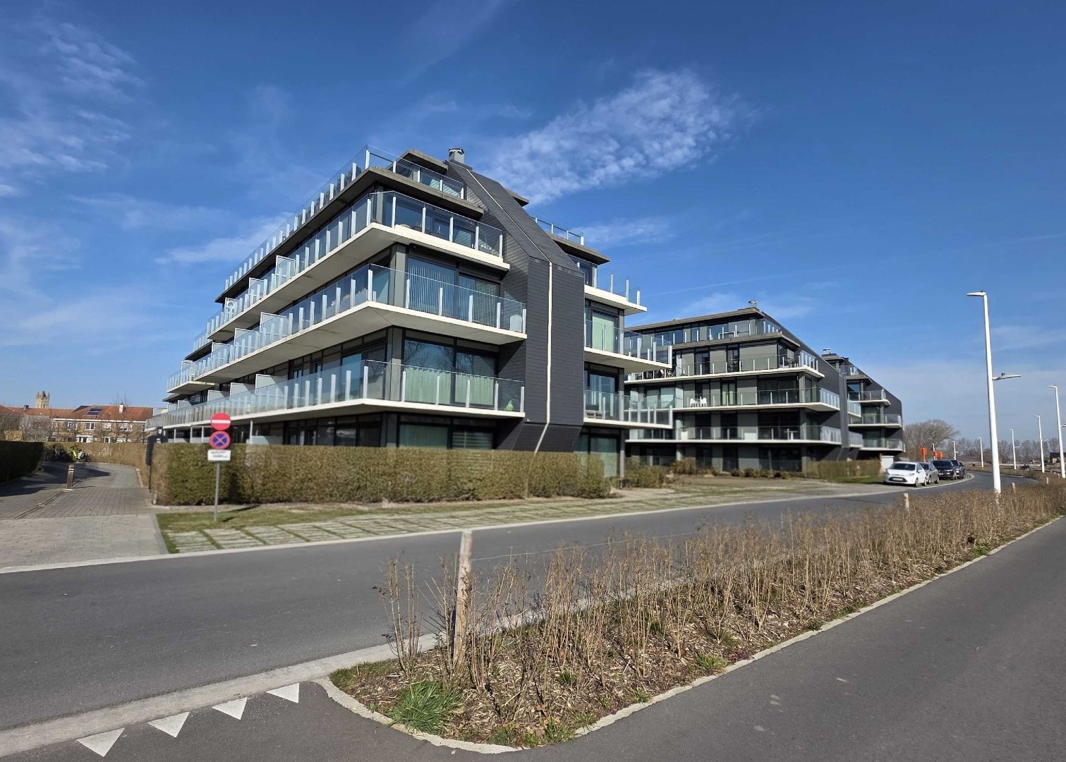 Een ruime ondergrondse autostaanplaats te Nieuwpoort-Stad. foto 4