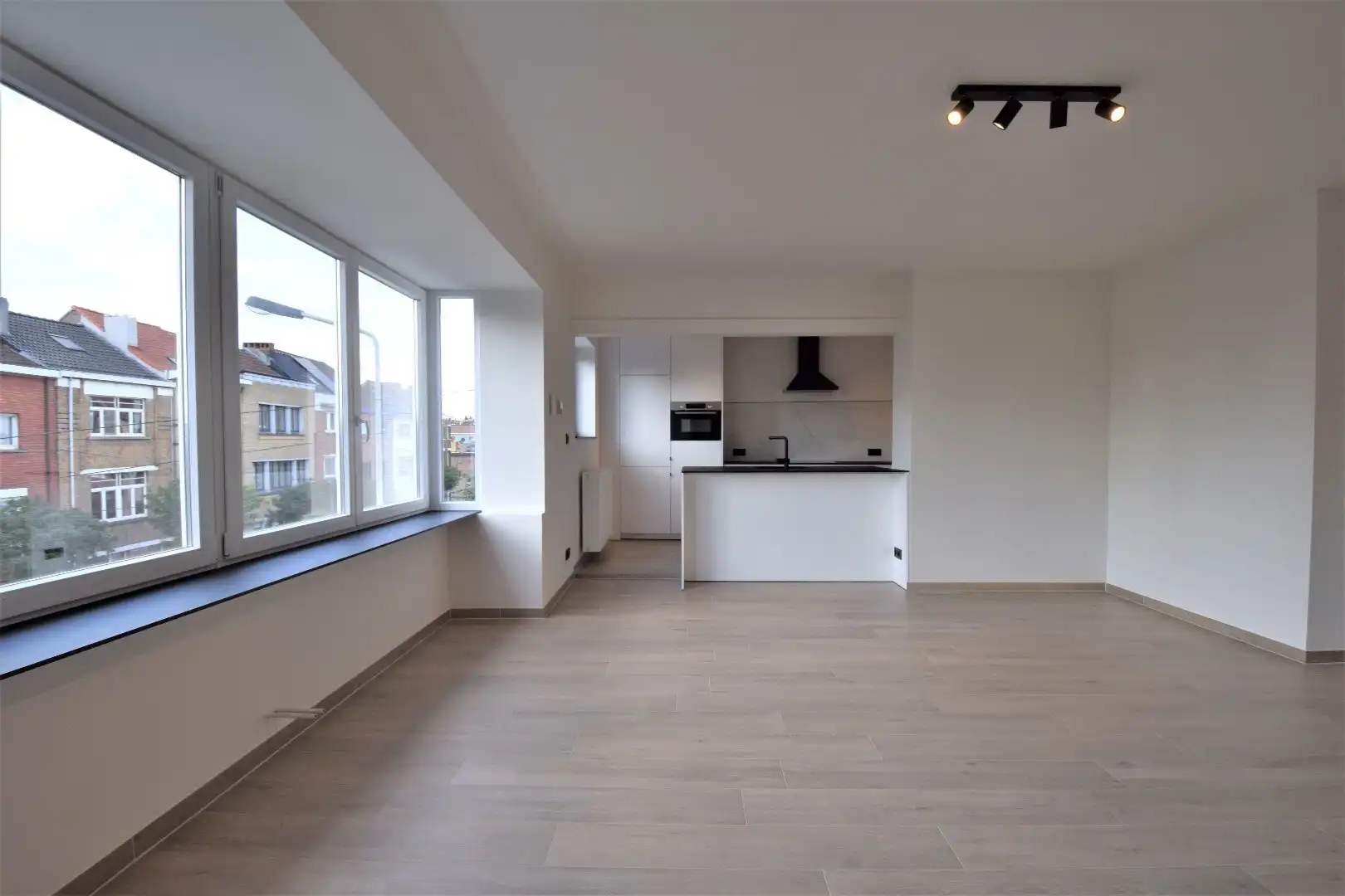 Centraal gelegen appartement met standaard voorzieningen en alle gemakken binnen handbereik foto 2