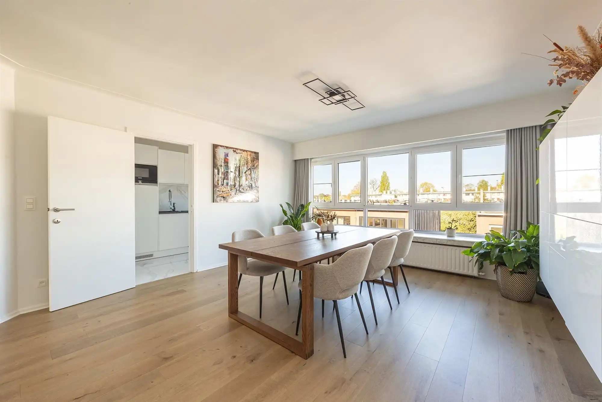 Instapklaar tweeslaapkamer appartement met terras in Deurne-Zuid foto 12