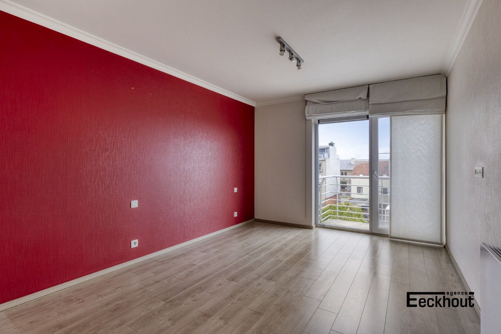 Verzorgd en modern appartement met zonnig terras foto 10
