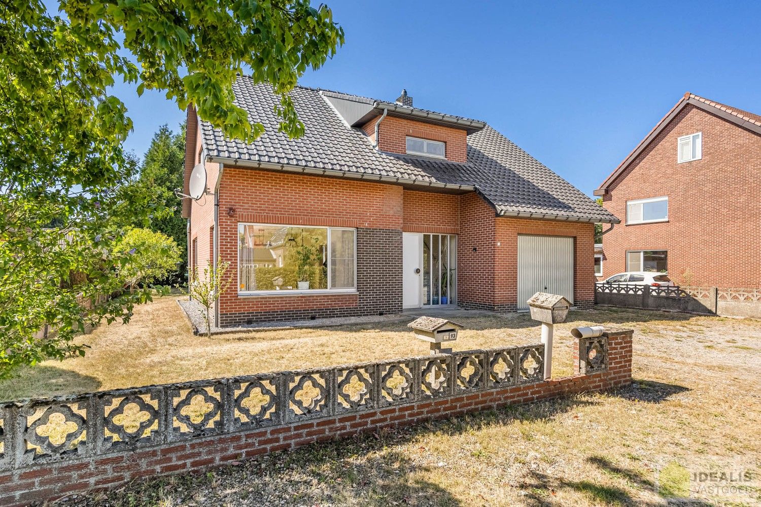 RUSTIG GELEGEN OP TE KNAPPEN EENGEZINSWONING MET 3 SLAAPKAMERS! - De woning omvat maar liefst 166m² bewoonbare oppervlakte met ruime woonkamer, keuken, 3 slaapkamers, badkamer, garage. De woning is rustig gelegen op een perceel met een opp. van 6a 21ca. foto 29