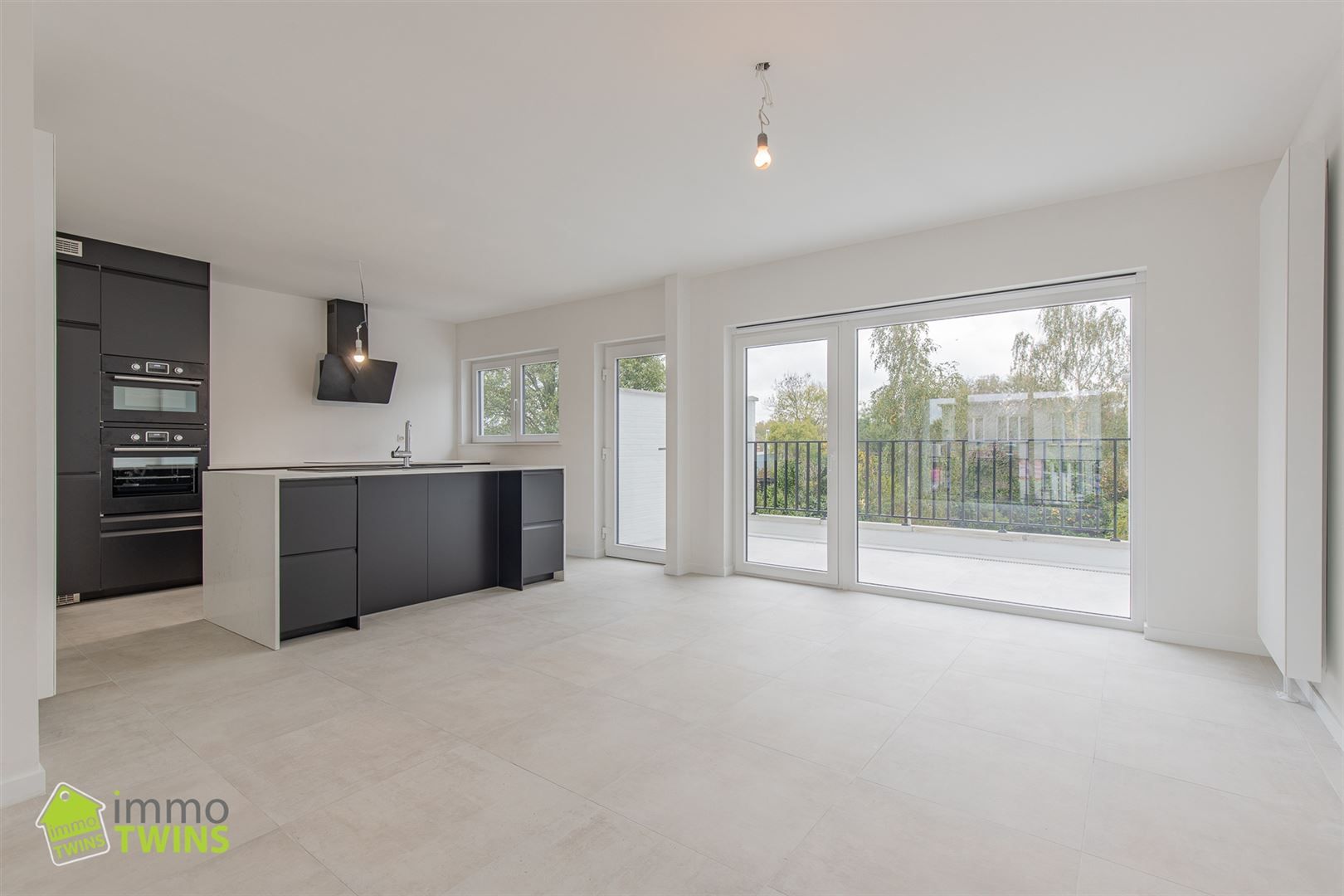 Ruime gerenoveerde bel-etagewoning te Oudegem foto 9