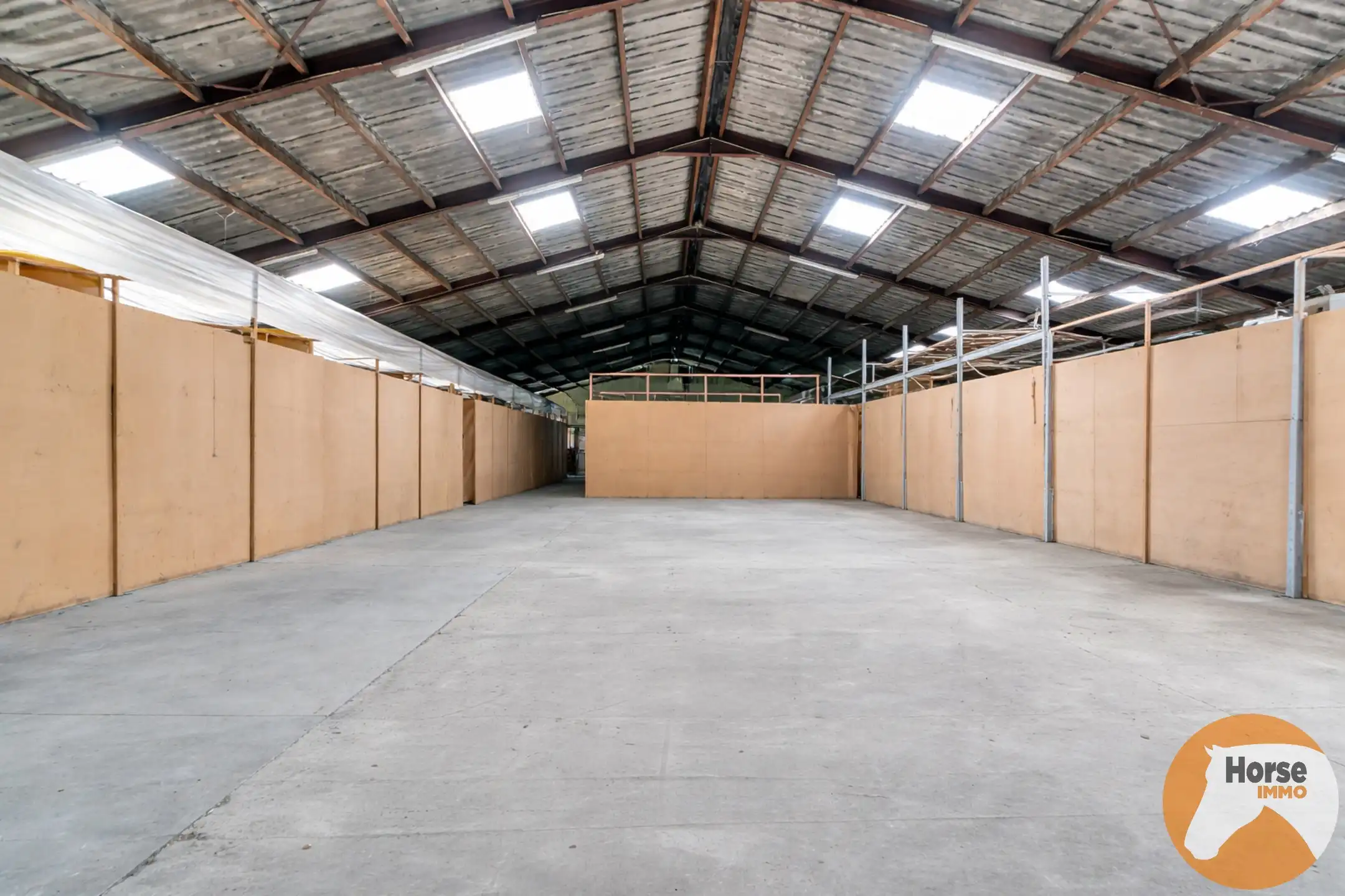 MEISE  – Landelijke woning met 3 loodsen op prachtig perceel foto 25