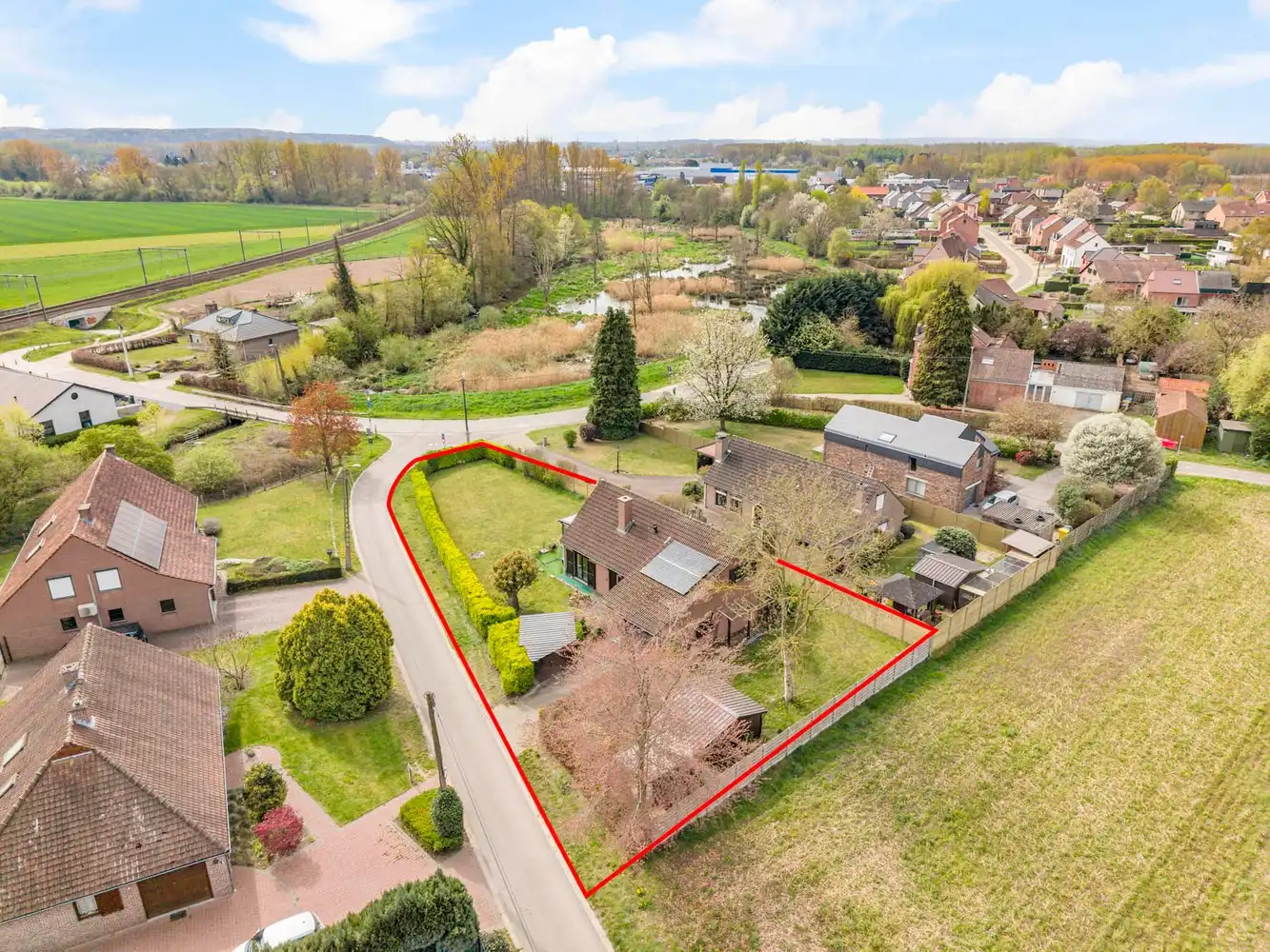 Ruime gezinswoning met 5 slaapkamers en 2 badkamers op een rustige, groene locatie te Rotselaar foto 23