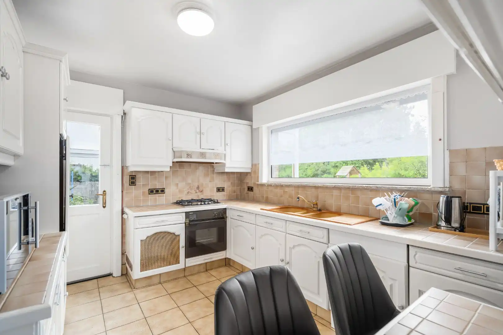 Alleenstaande woning met 3 slaapkamers en 2 garages te Koekelare foto 7