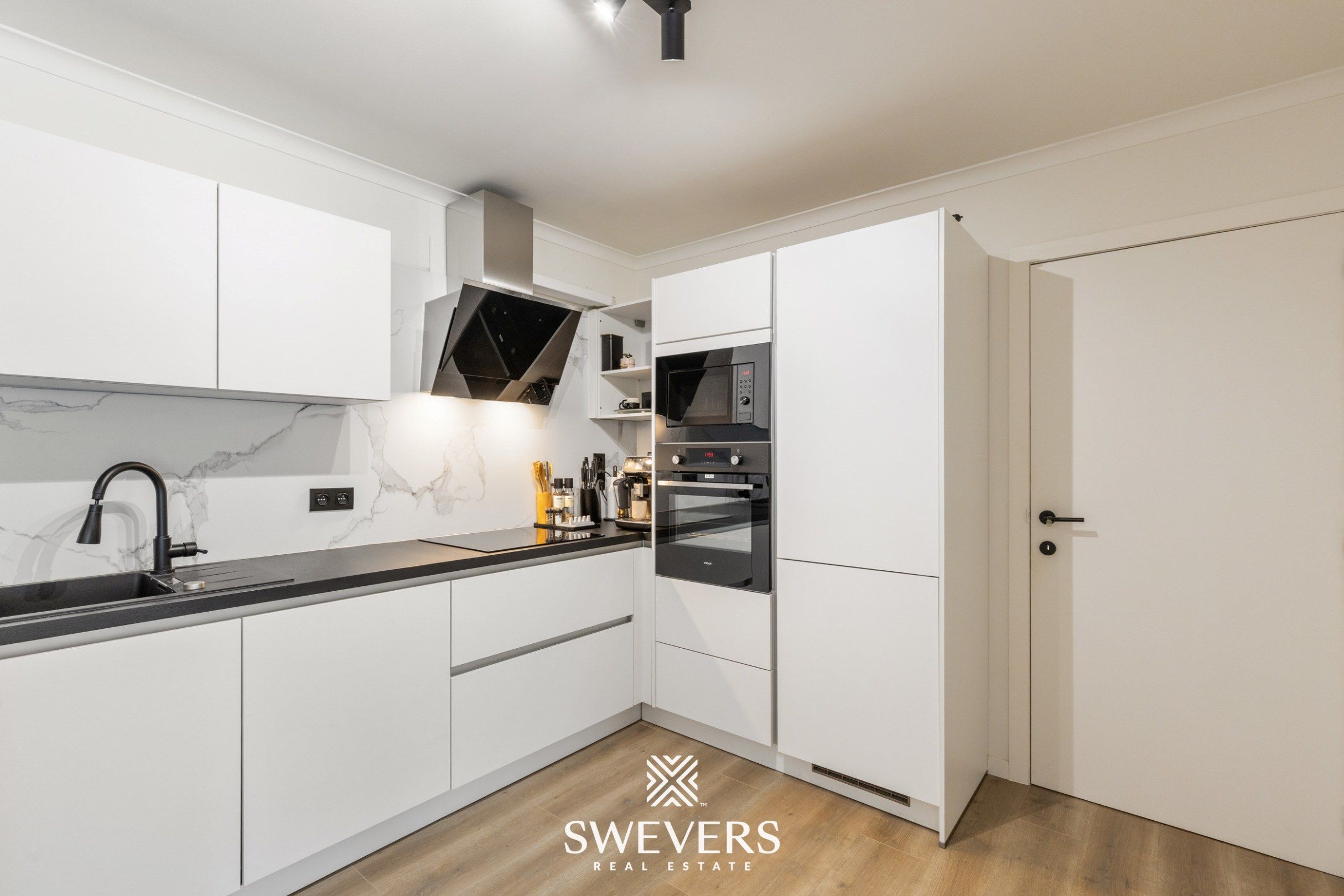 Instapklaar appartement met 2 slaapkamers in centrum Koersel foto 18